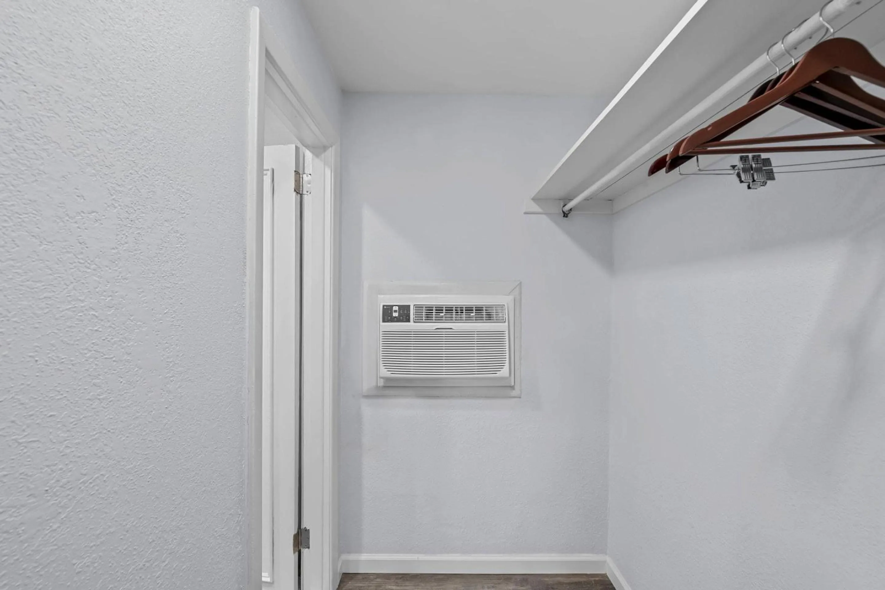 Bedroom in Suburban Studios Newport News - Hampton