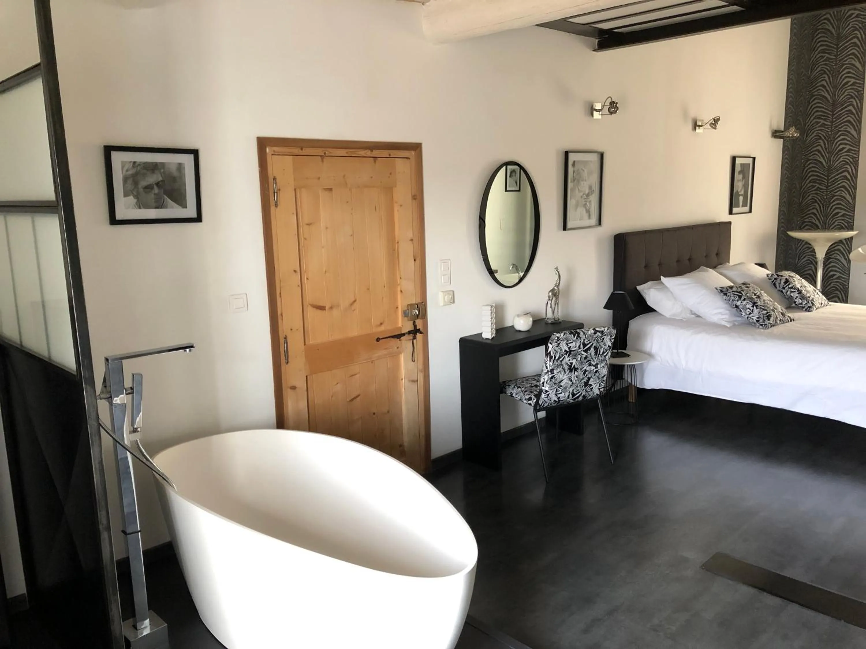 Bedroom in B&B dans Mas en pierres