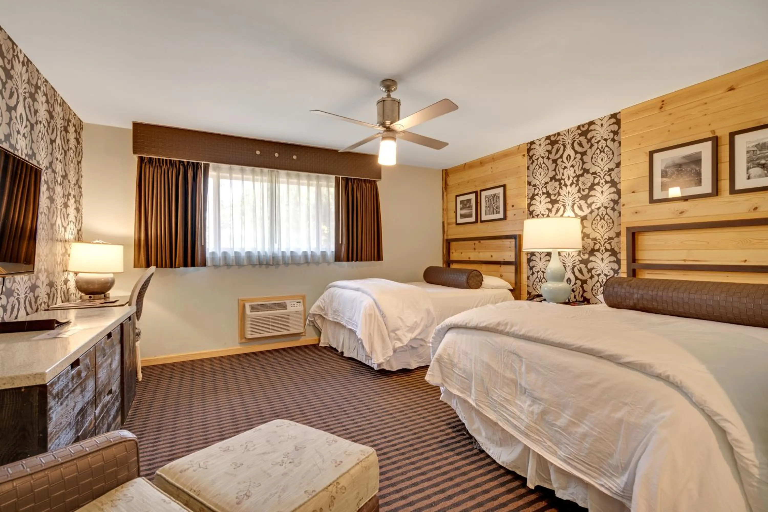 Photo of the whole room, Bed in 3 Peaks Resort & Beach Club