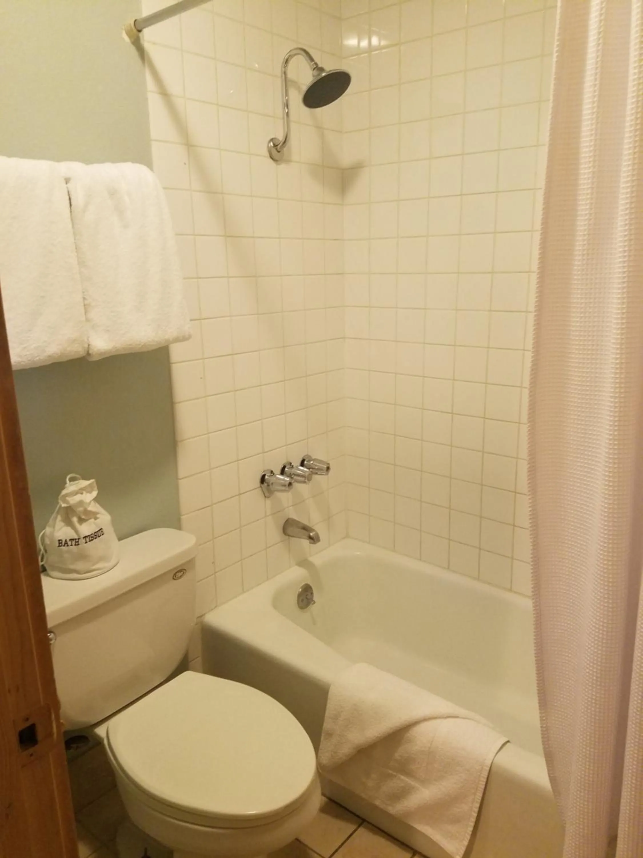 Shower in 3 Peaks Resort & Beach Club