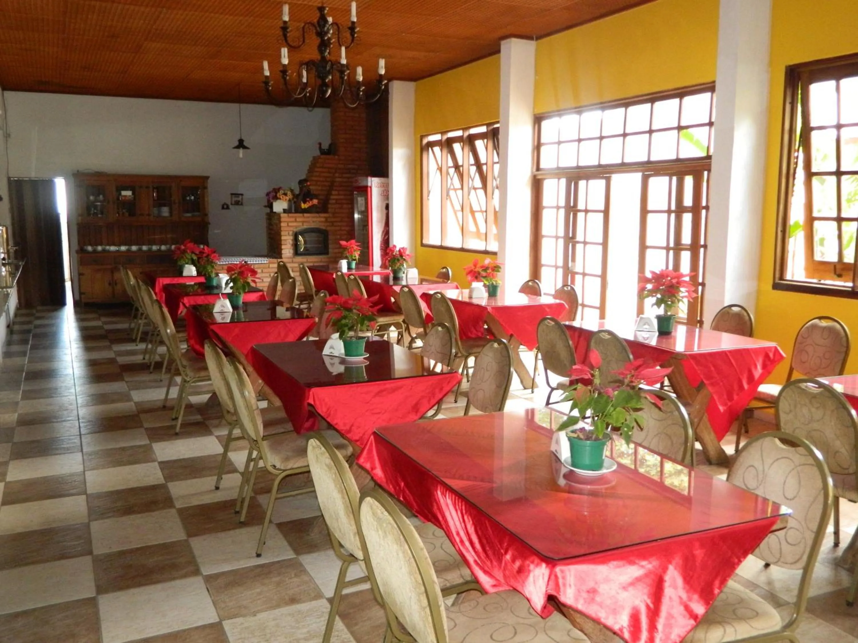 Restaurant/places to eat in Pousada Aconchego de Minas