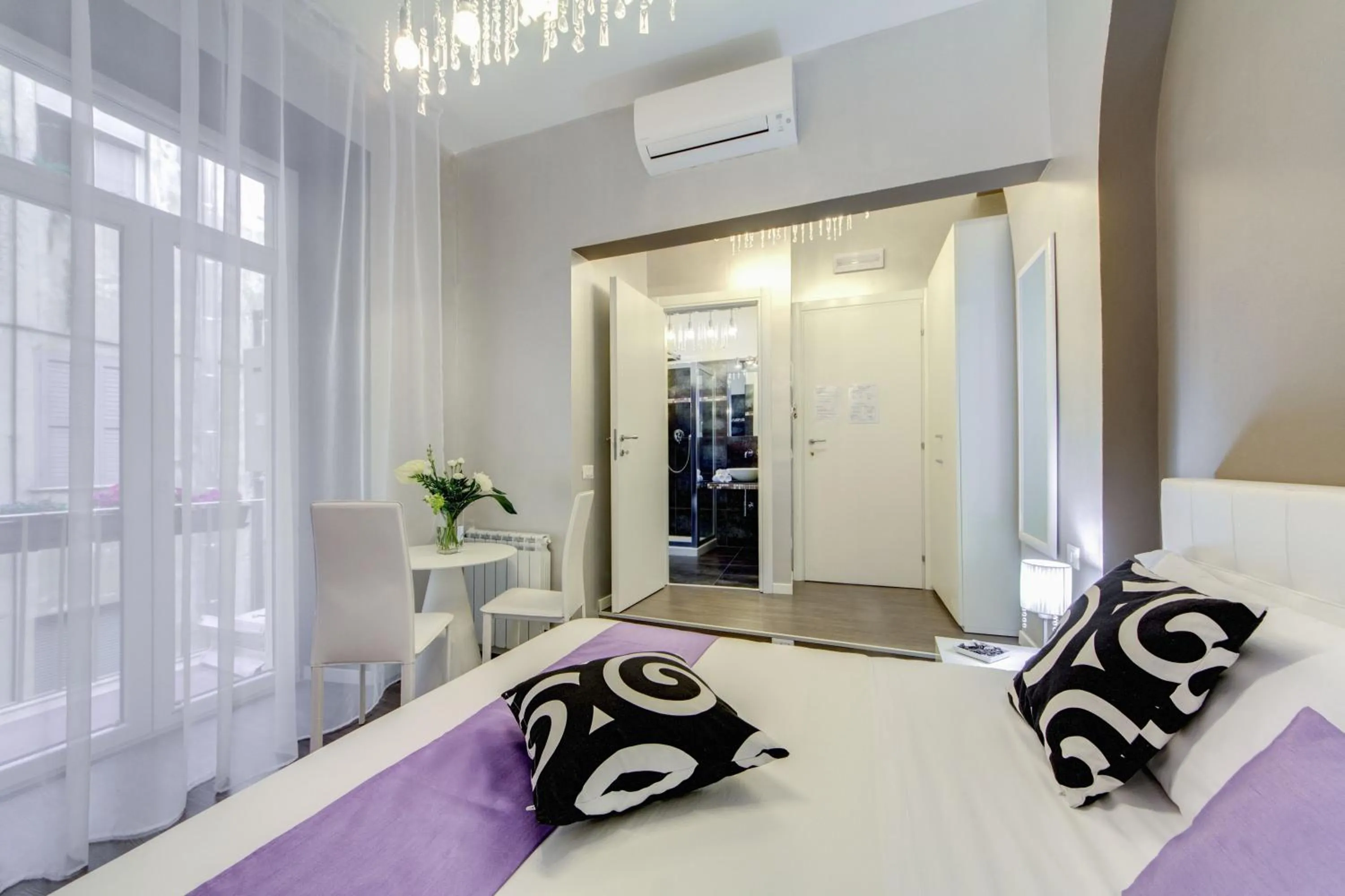 Photo of the whole room, Bed in B&B Colosseo Panoramic Rooms