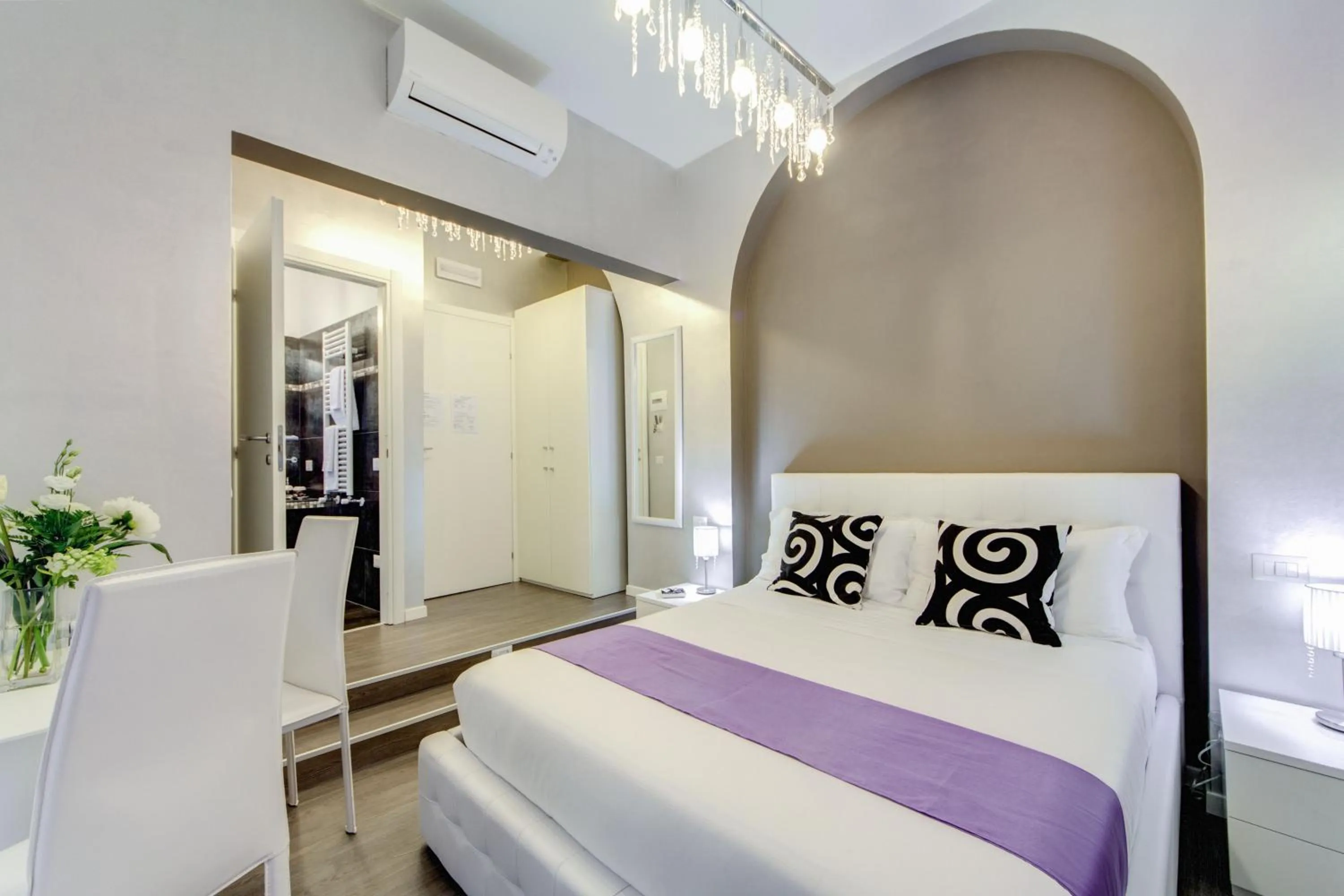 Photo of the whole room, Bed in B&B Colosseo Panoramic Rooms