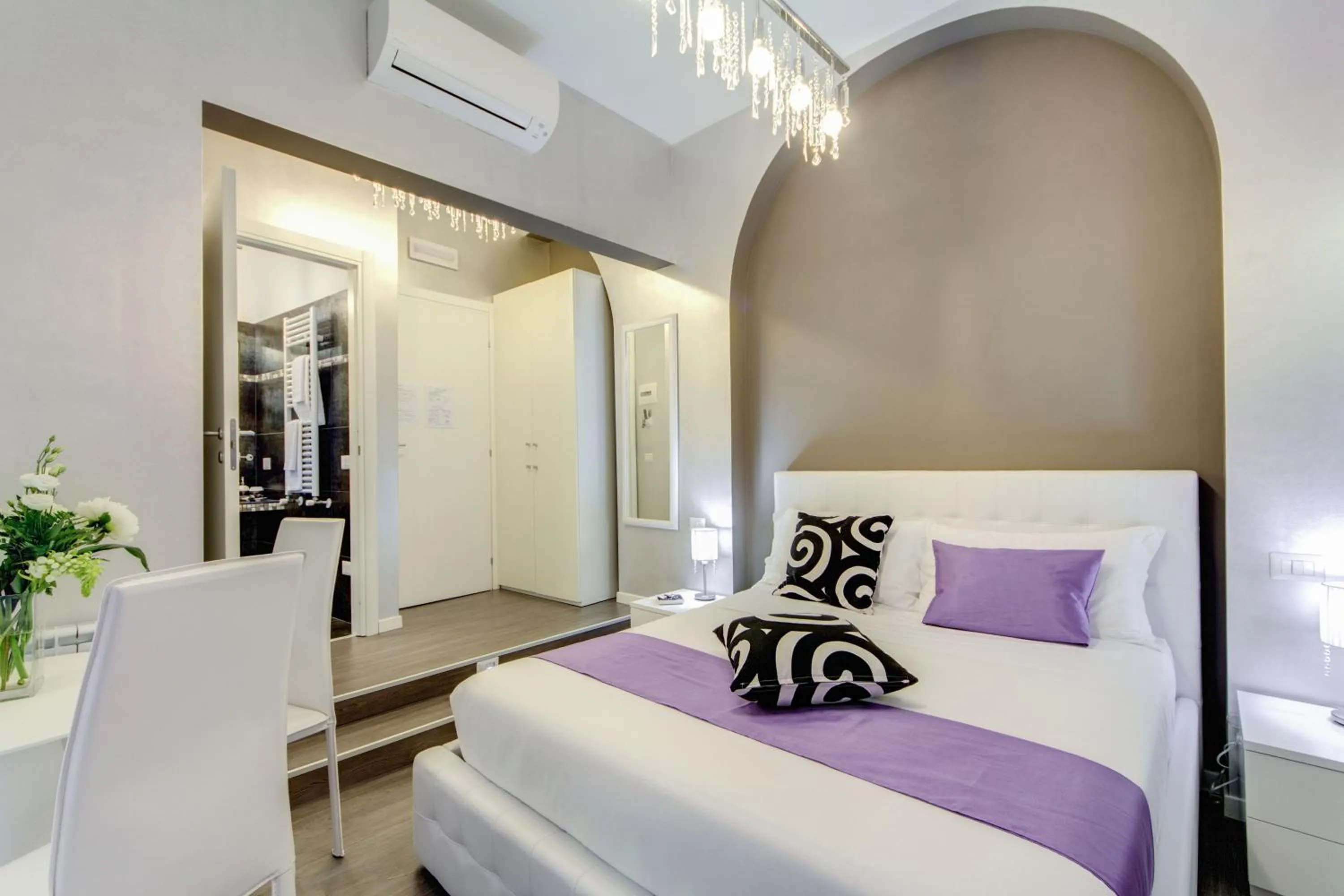 Photo of the whole room, Bed in B&B Colosseo Panoramic Rooms