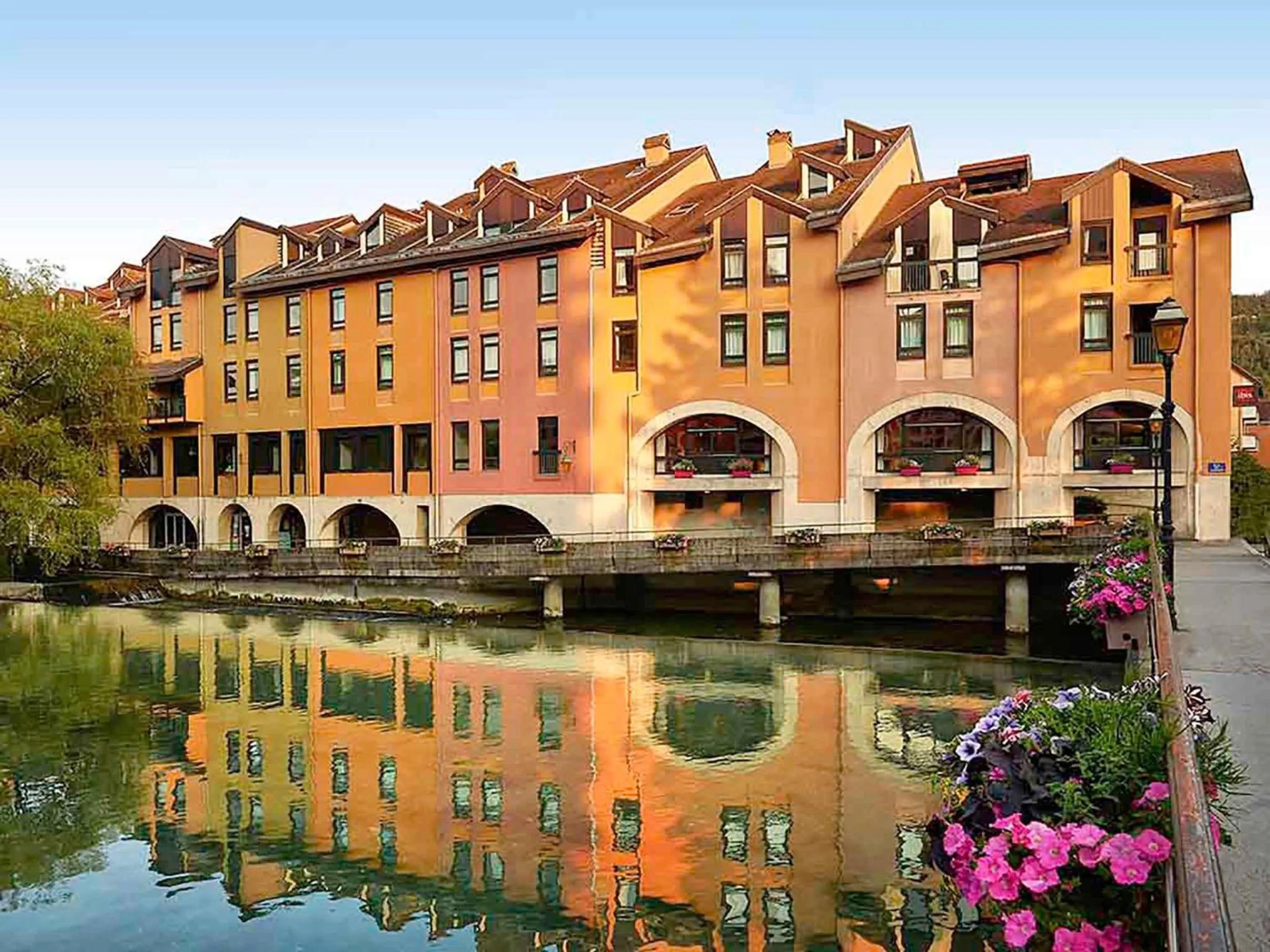 Property building in ibis Annecy Centre Vieille Ville