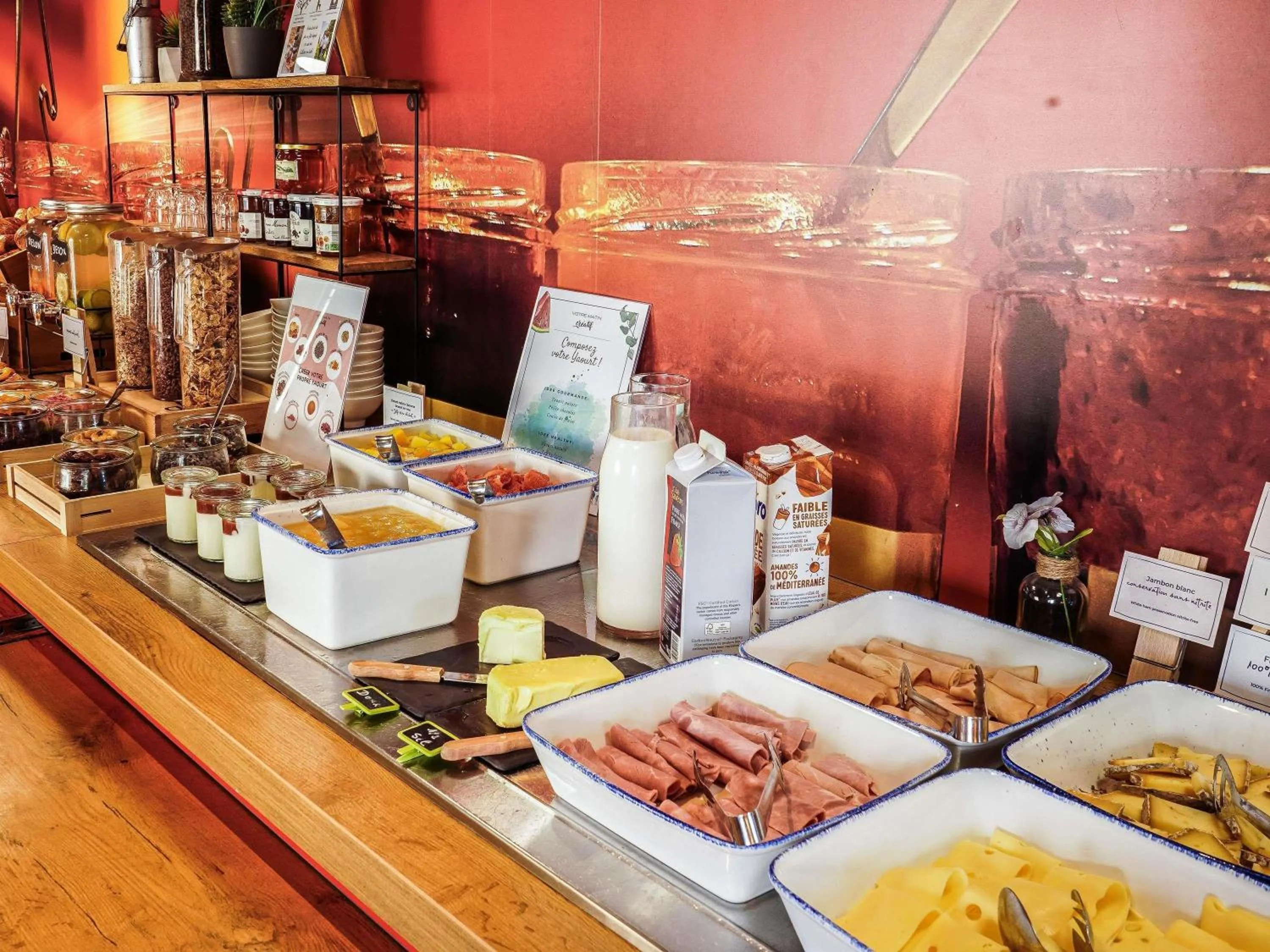 Breakfast in ibis Annecy Centre Vieille Ville