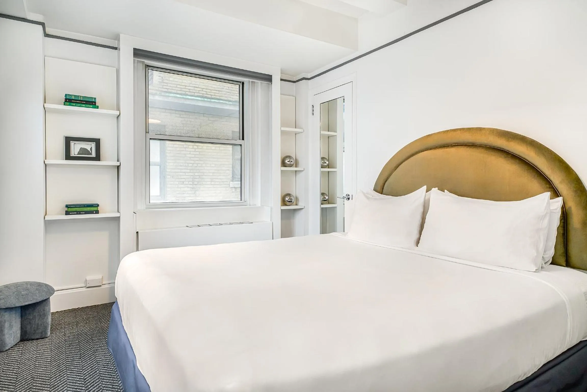 Bedroom, Bed in Paramount Times Square - A Generator Hotel