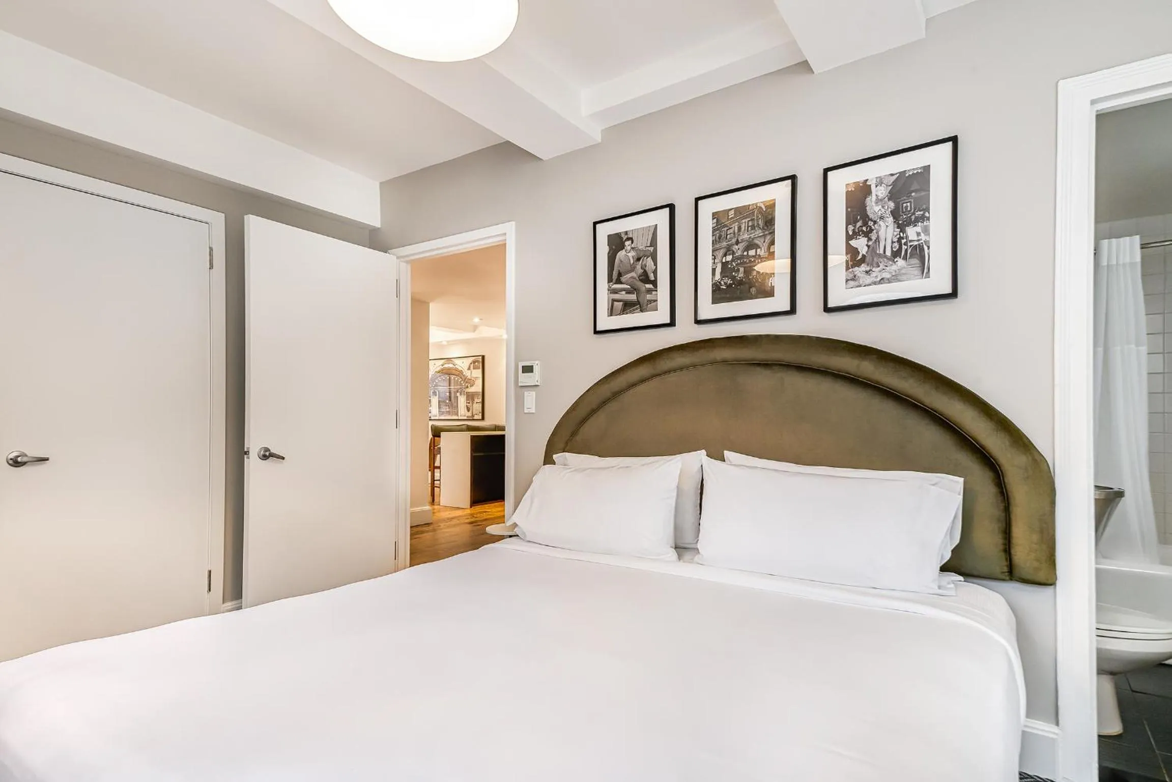 Bed in Paramount Times Square - A Generator Hotel