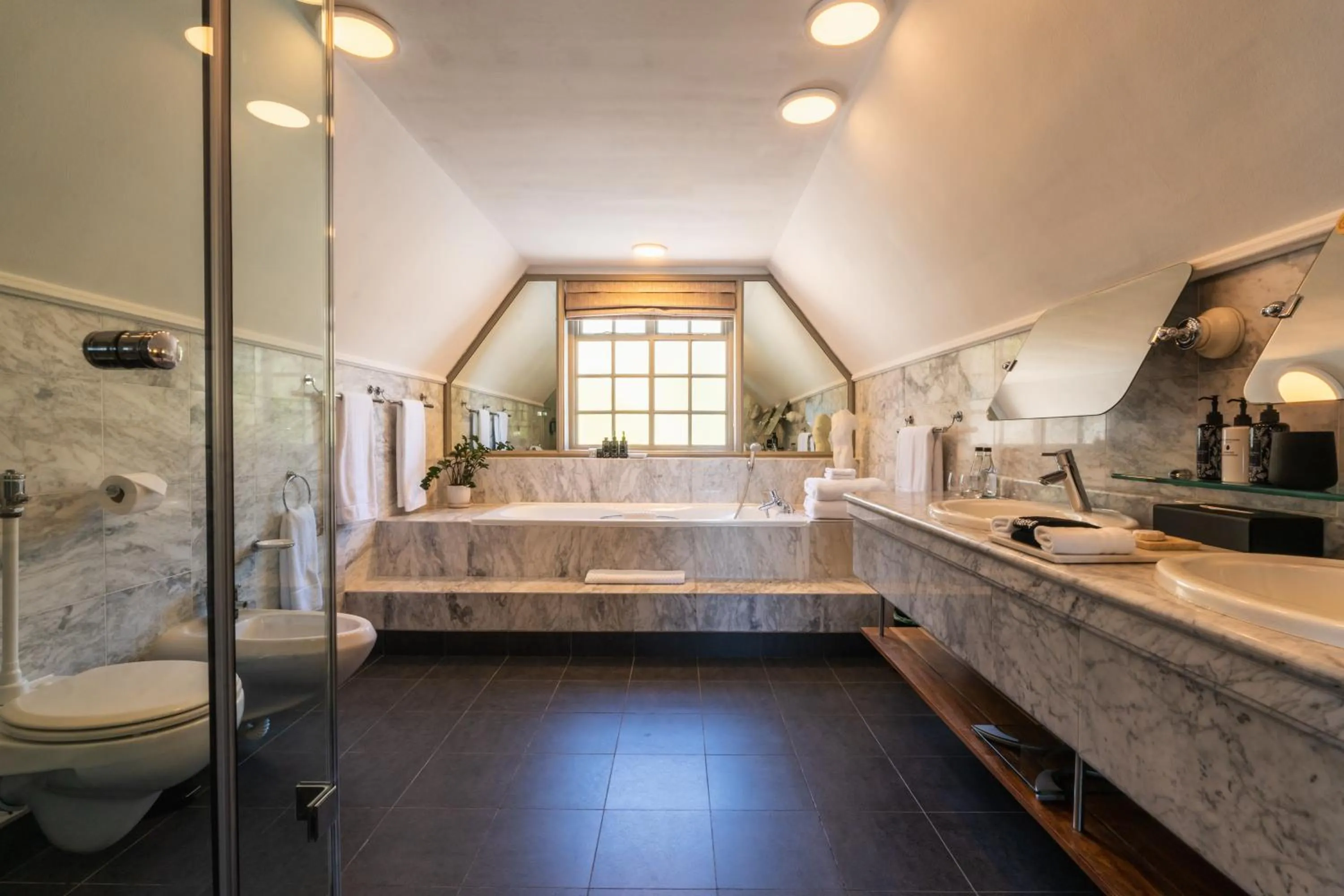 Bedroom, Bed in Ellerman House