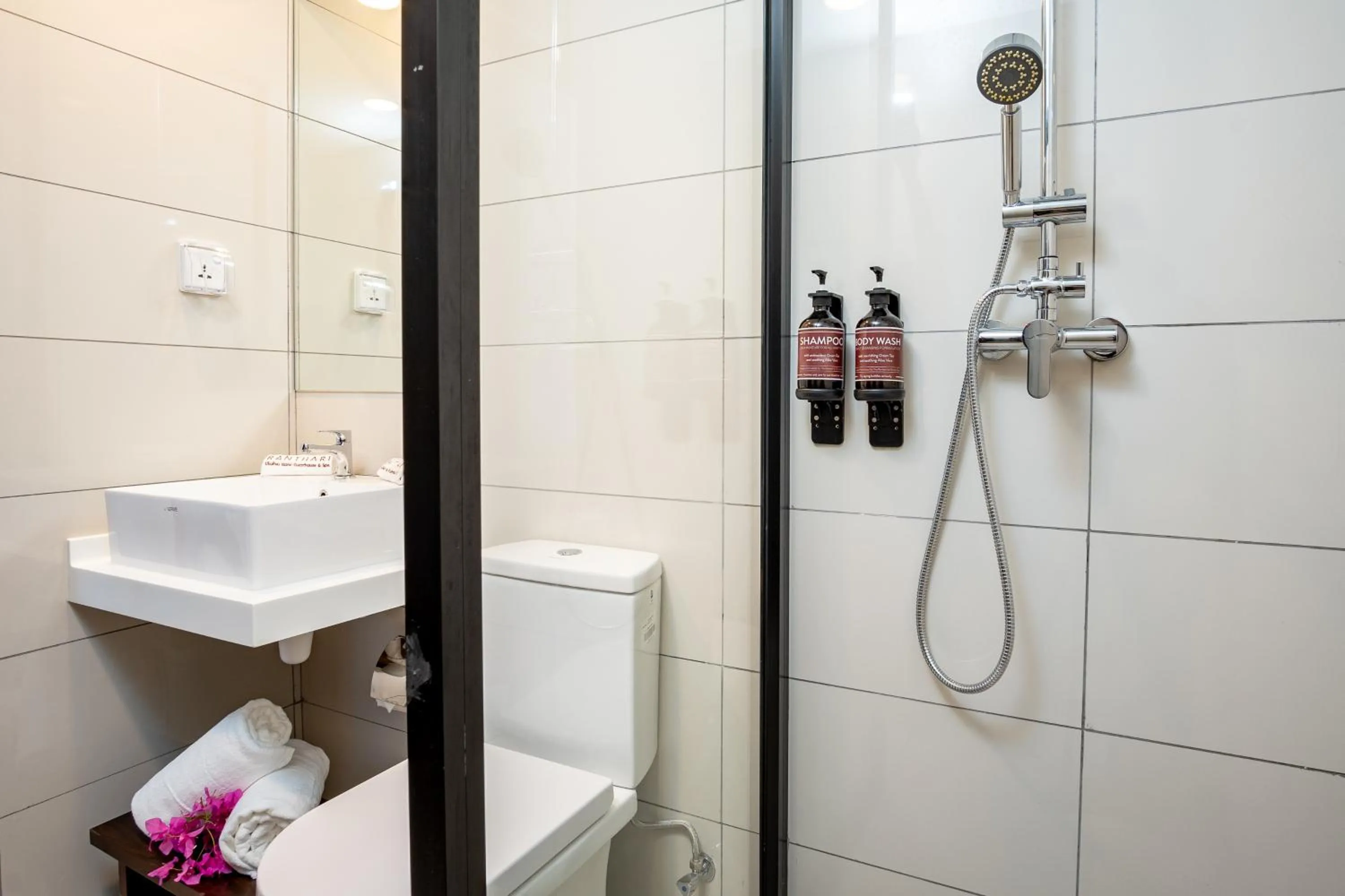 Toilet in Ranthari Hotel and Spa Ukulhas Maldives