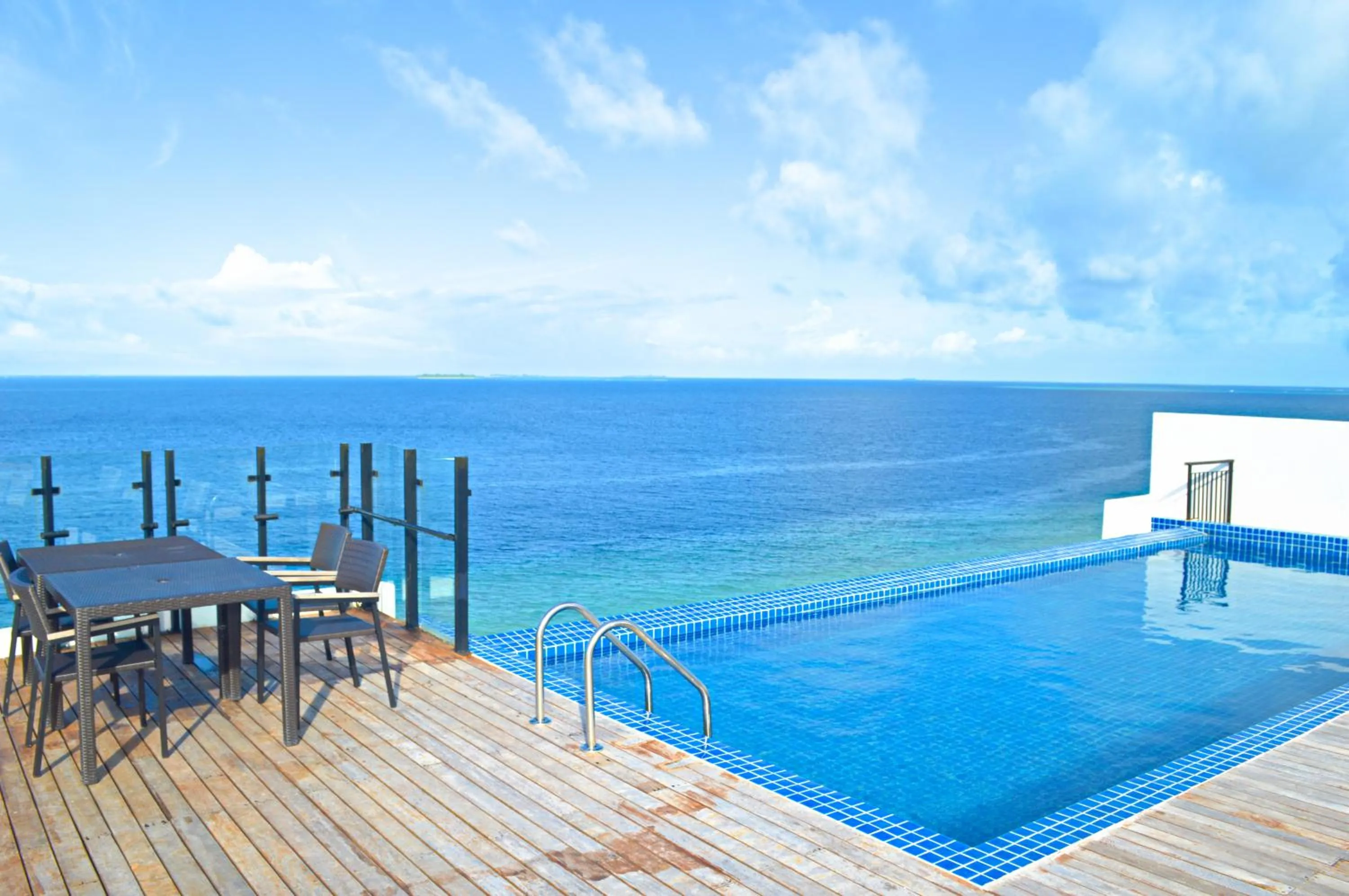 Swimming pool in Ranthari Hotel and Spa Ukulhas Maldives
