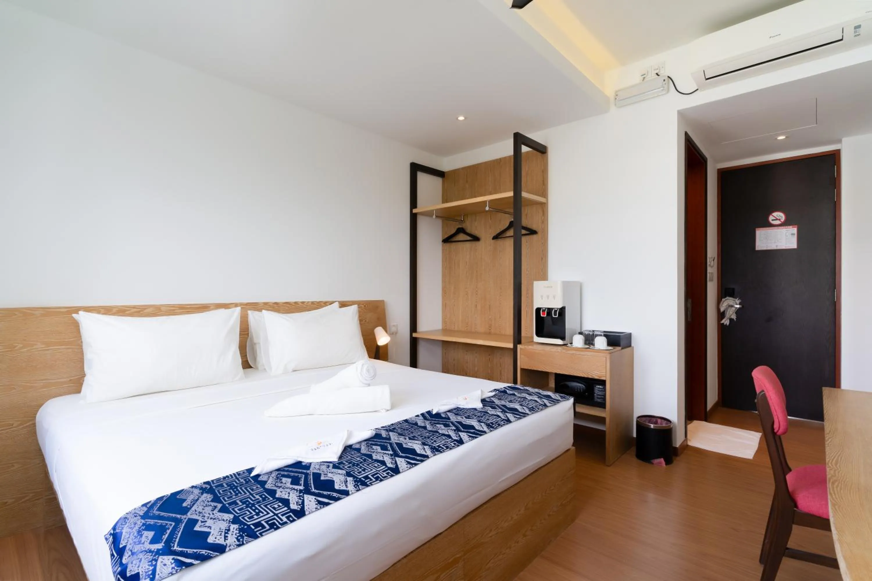 Bed in Ranthari Hotel and Spa Ukulhas Maldives