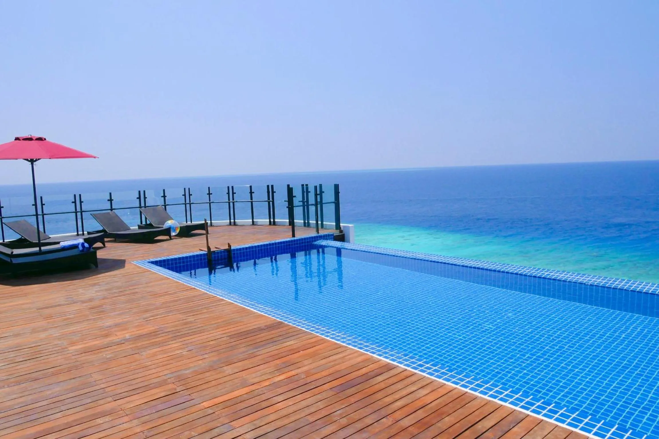 Swimming pool in Ranthari Hotel and Spa Ukulhas Maldives