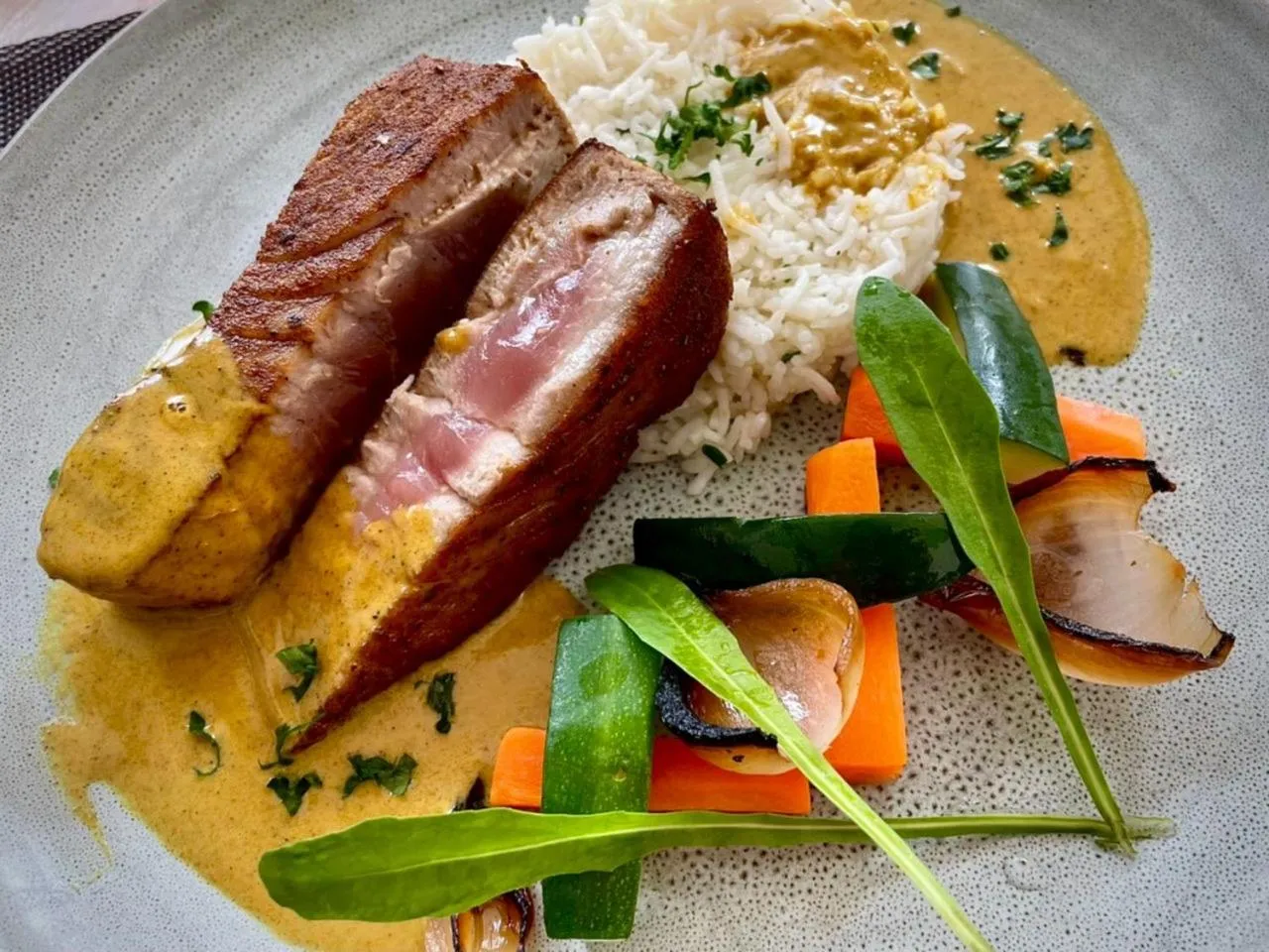 Restaurant/places to eat in Ranthari Hotel and Spa Ukulhas Maldives