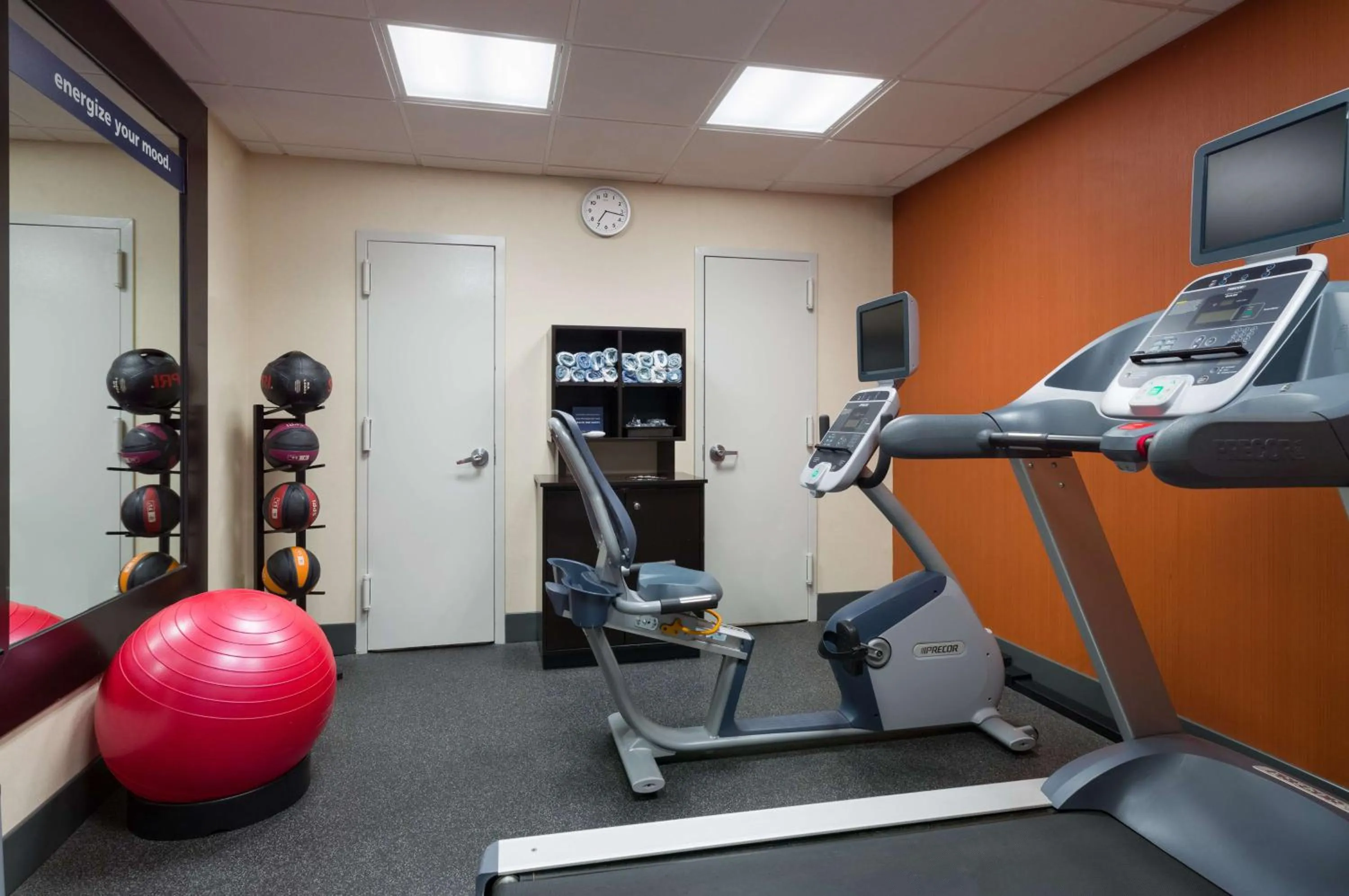 Fitness centre/facilities in Hampton Inn Madison Square Garden