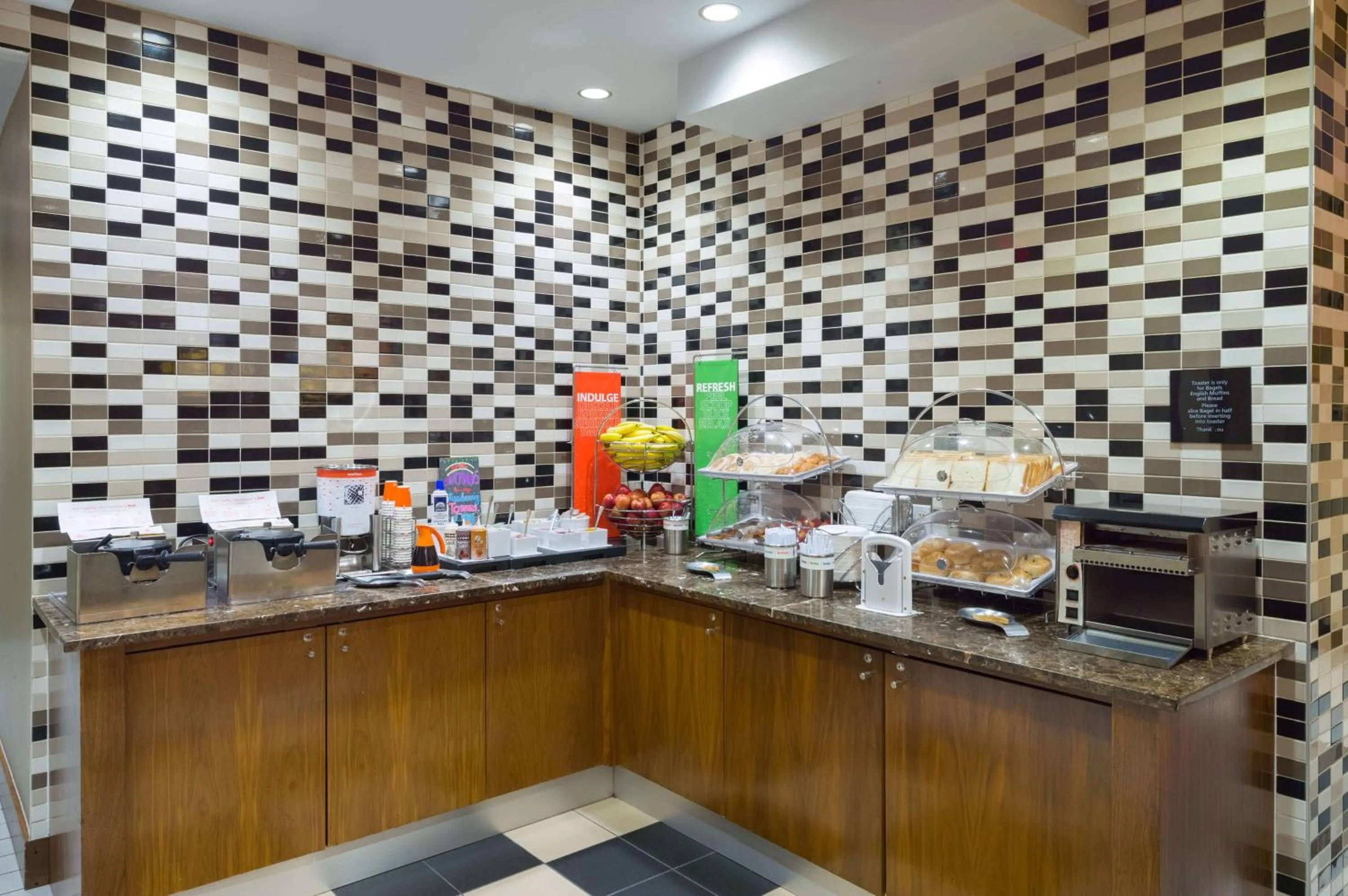 Breakfast in Hampton Inn Madison Square Garden