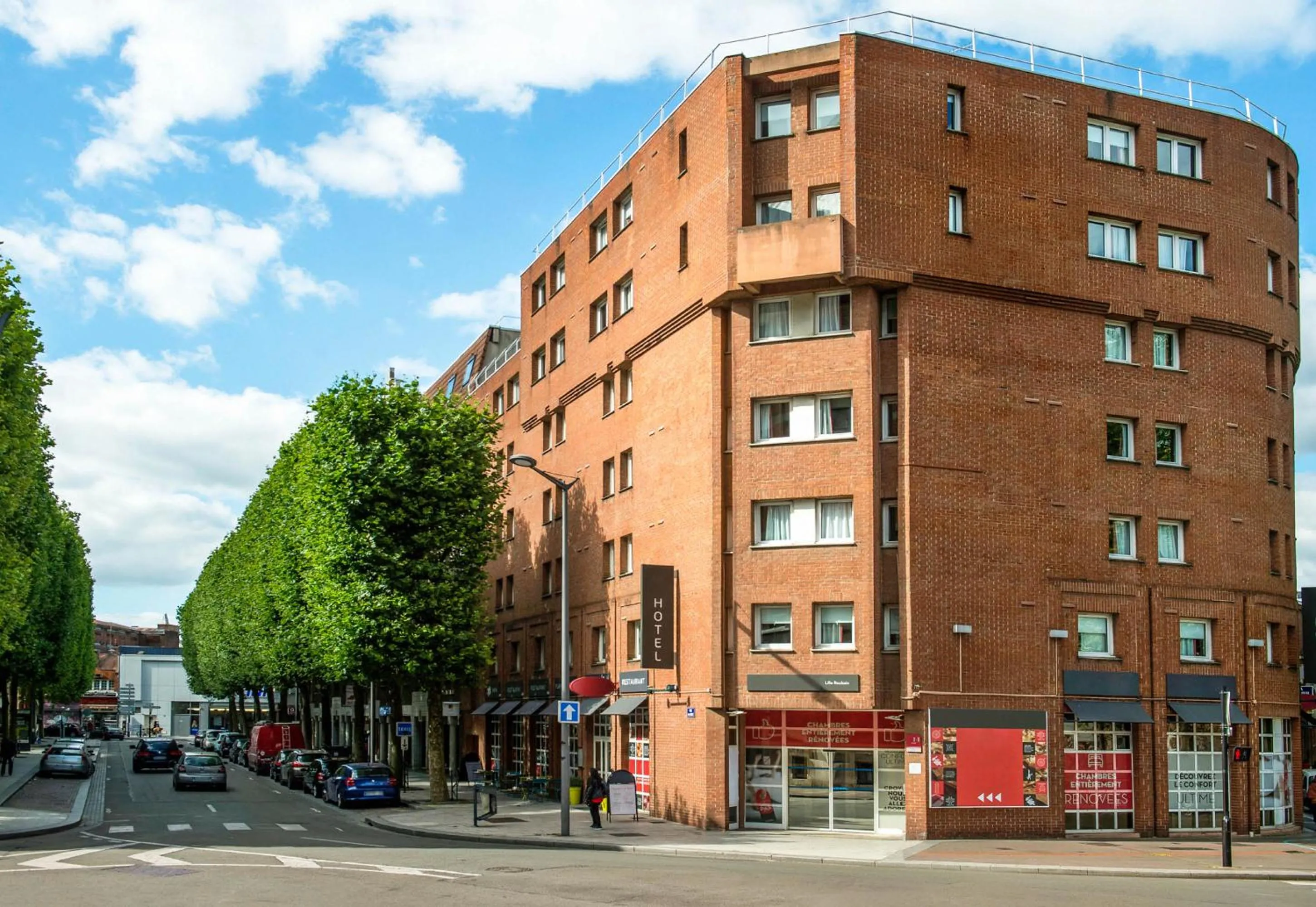 Property building in B&B HOTEL Lille Roubaix Centre Grand-Place