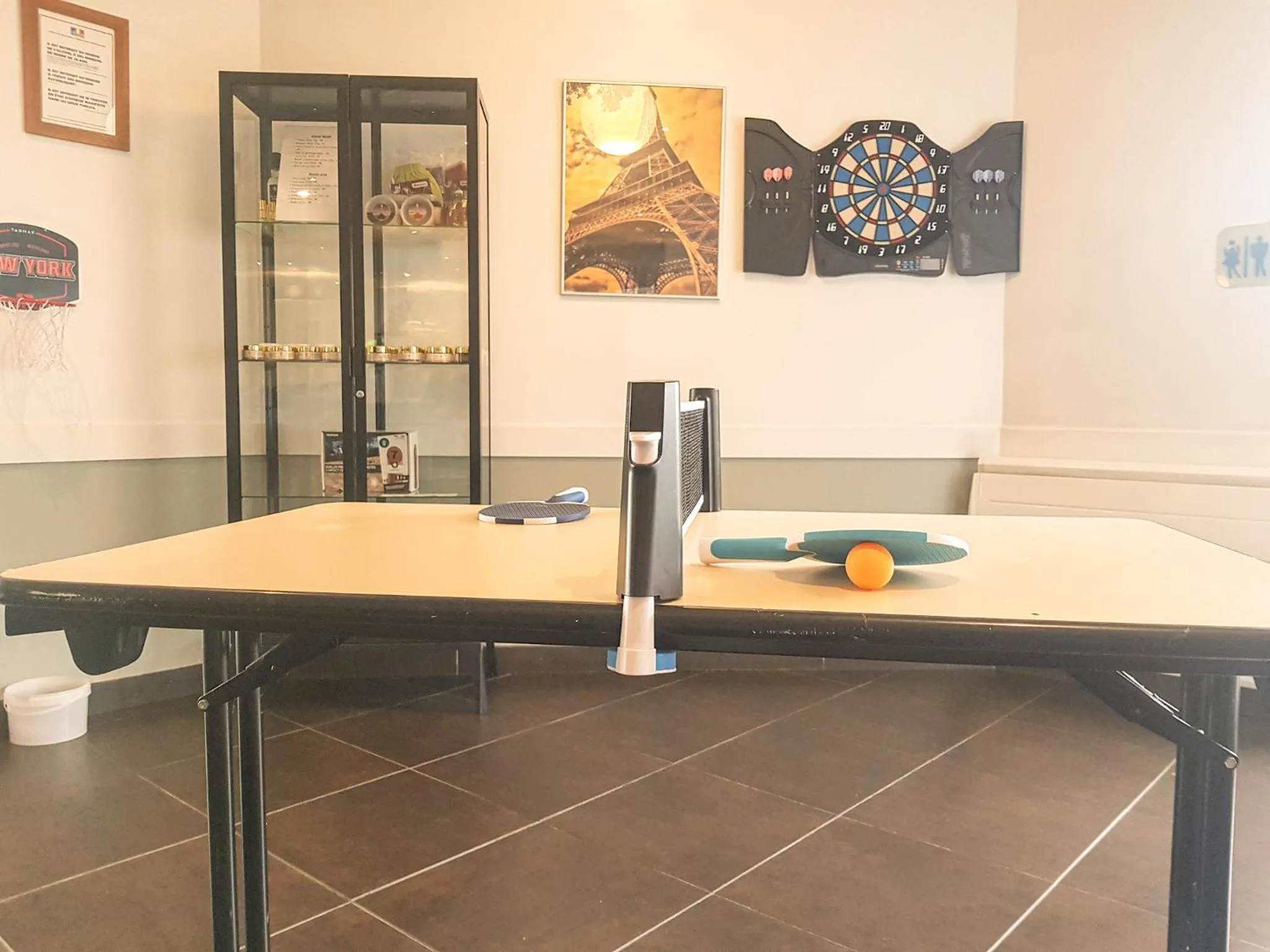 Table tennis in ibis budget Marne la Vallée
