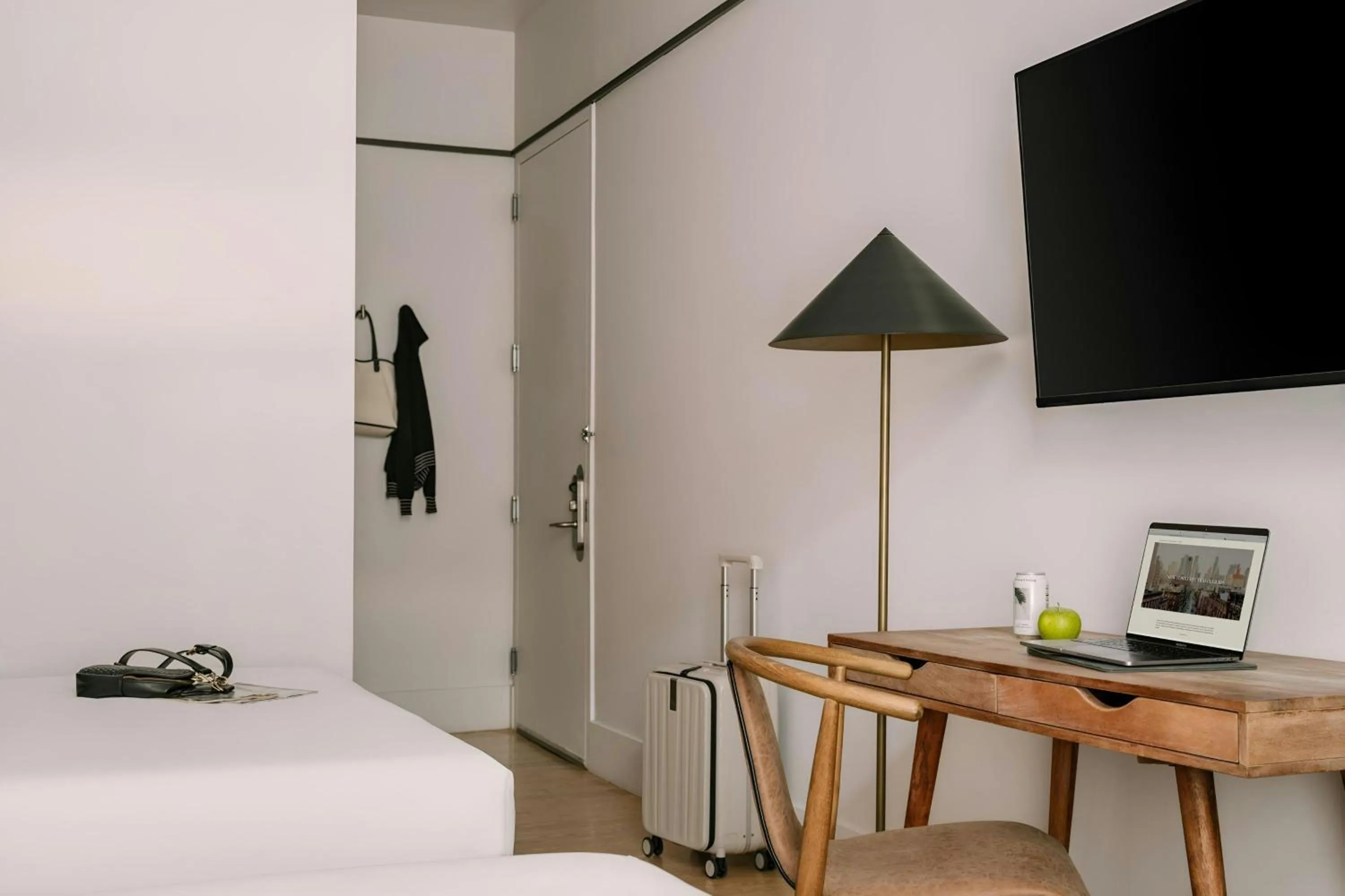 Bedroom, Bed in Duane Street Hotel Tribeca, Sonder by Marriott Bonvoy