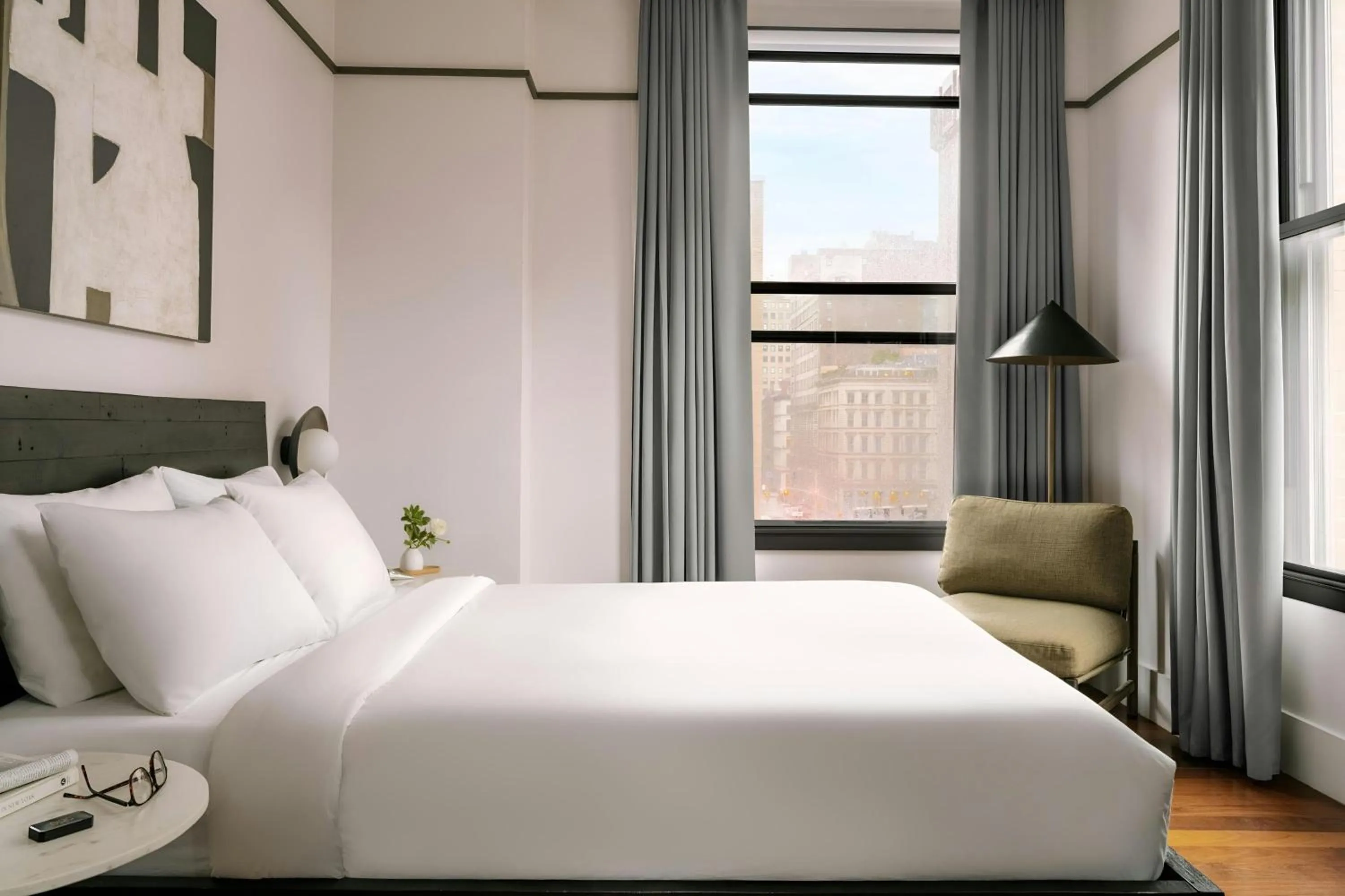 Bedroom, Bed in Duane Street Hotel Tribeca, Sonder by Marriott Bonvoy