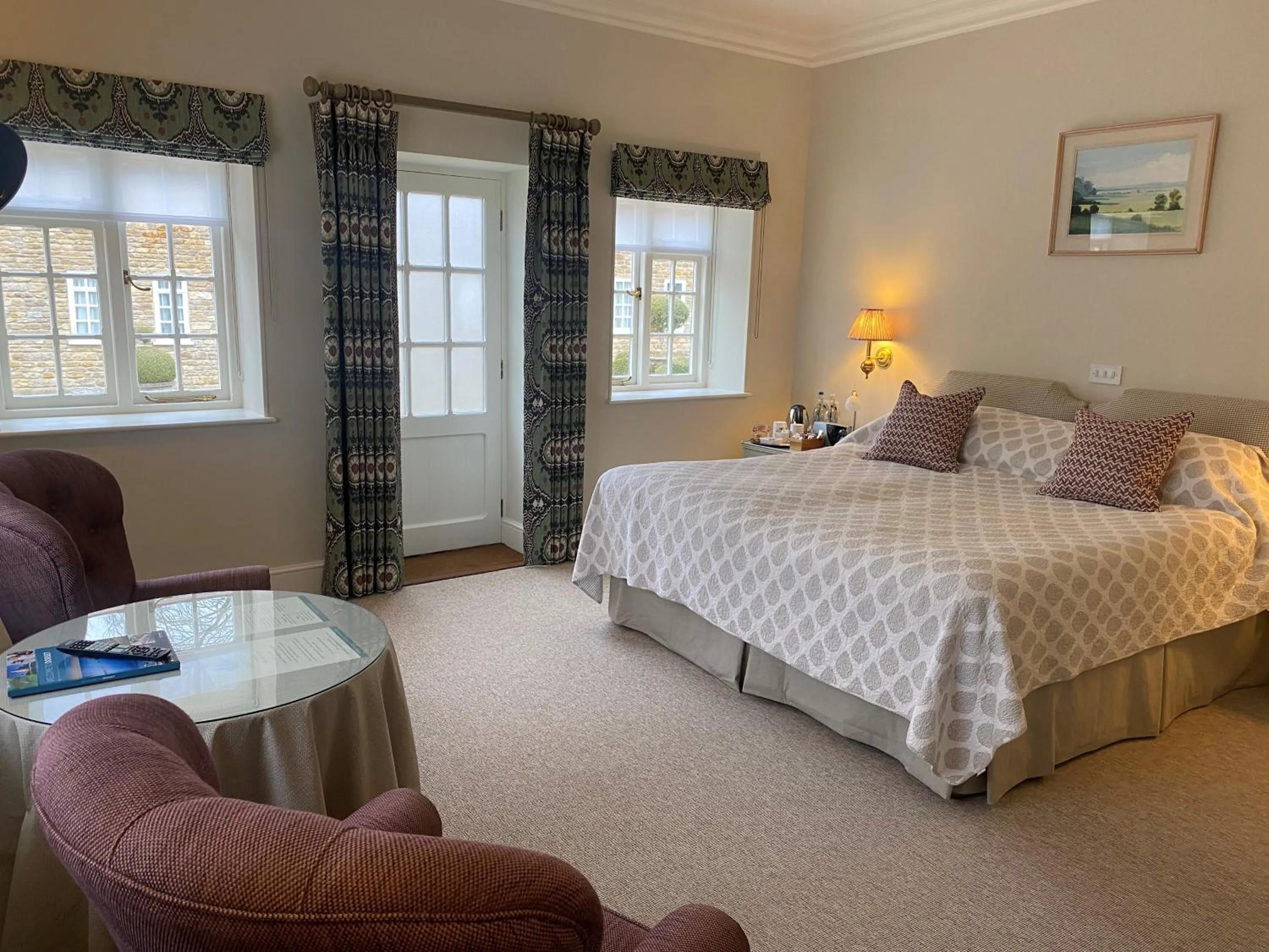 Property building, Bed in Plumber Manor Hotel