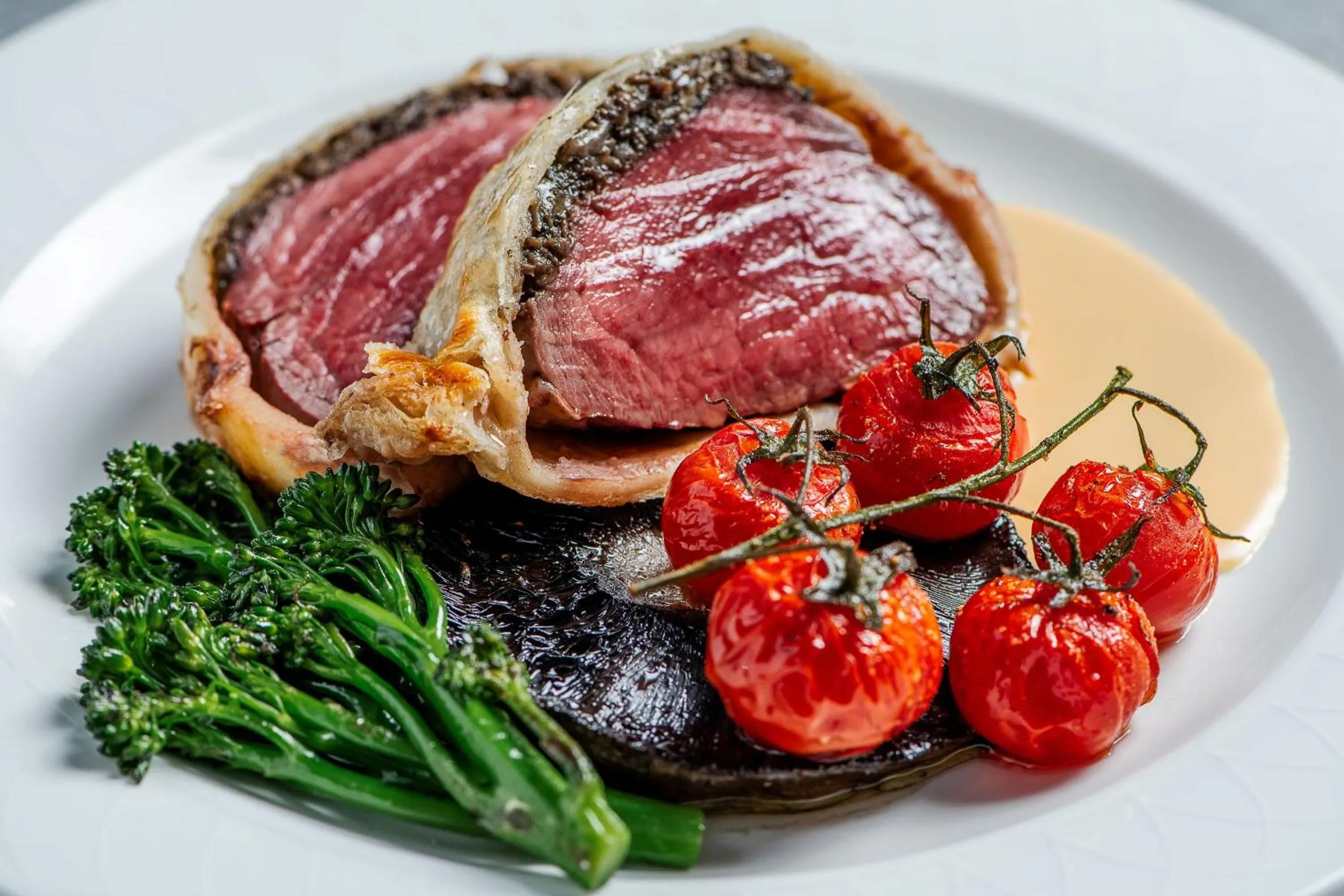 Restaurant/places to eat in Plumber Manor Hotel