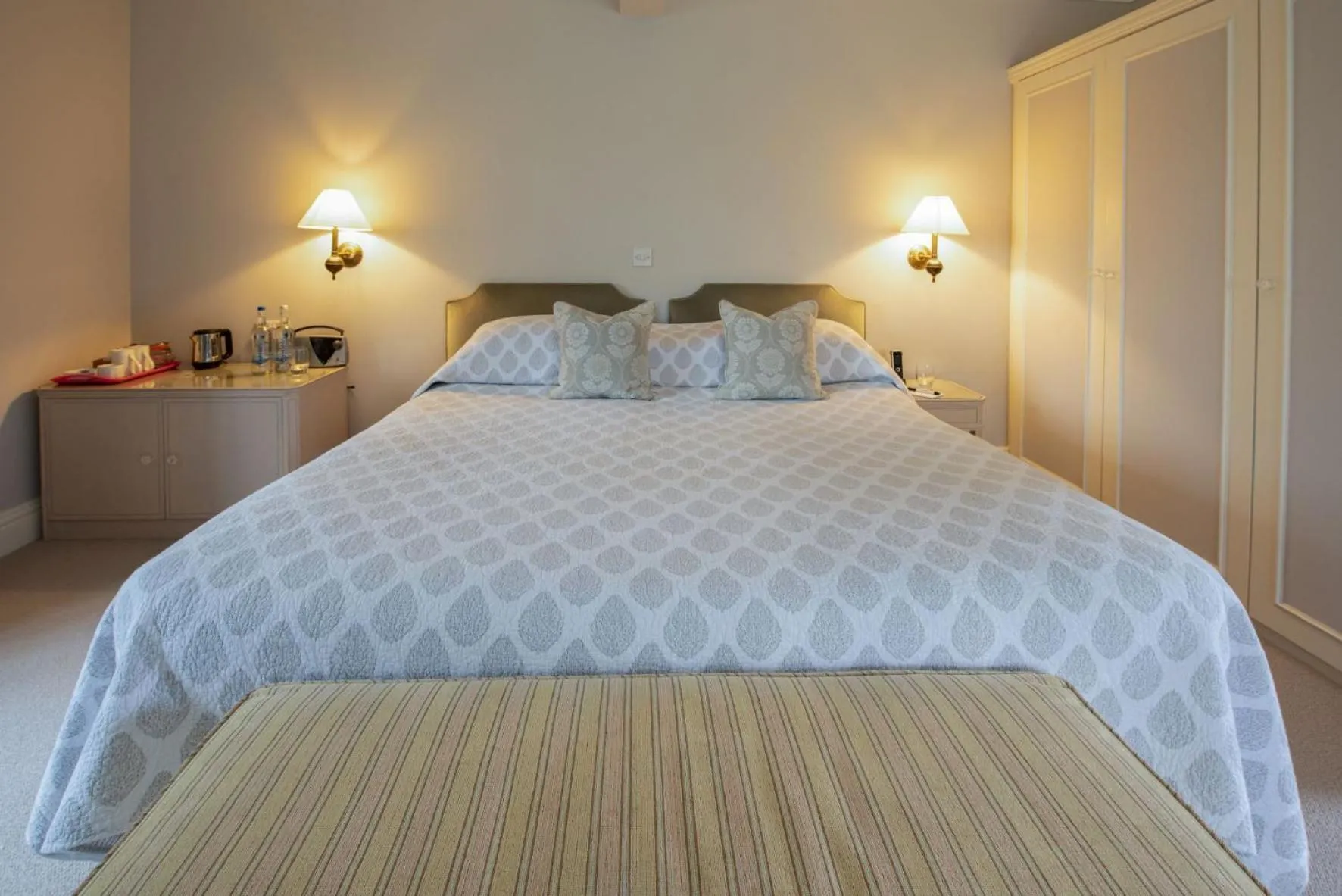 Bedroom, Bed in Plumber Manor Hotel