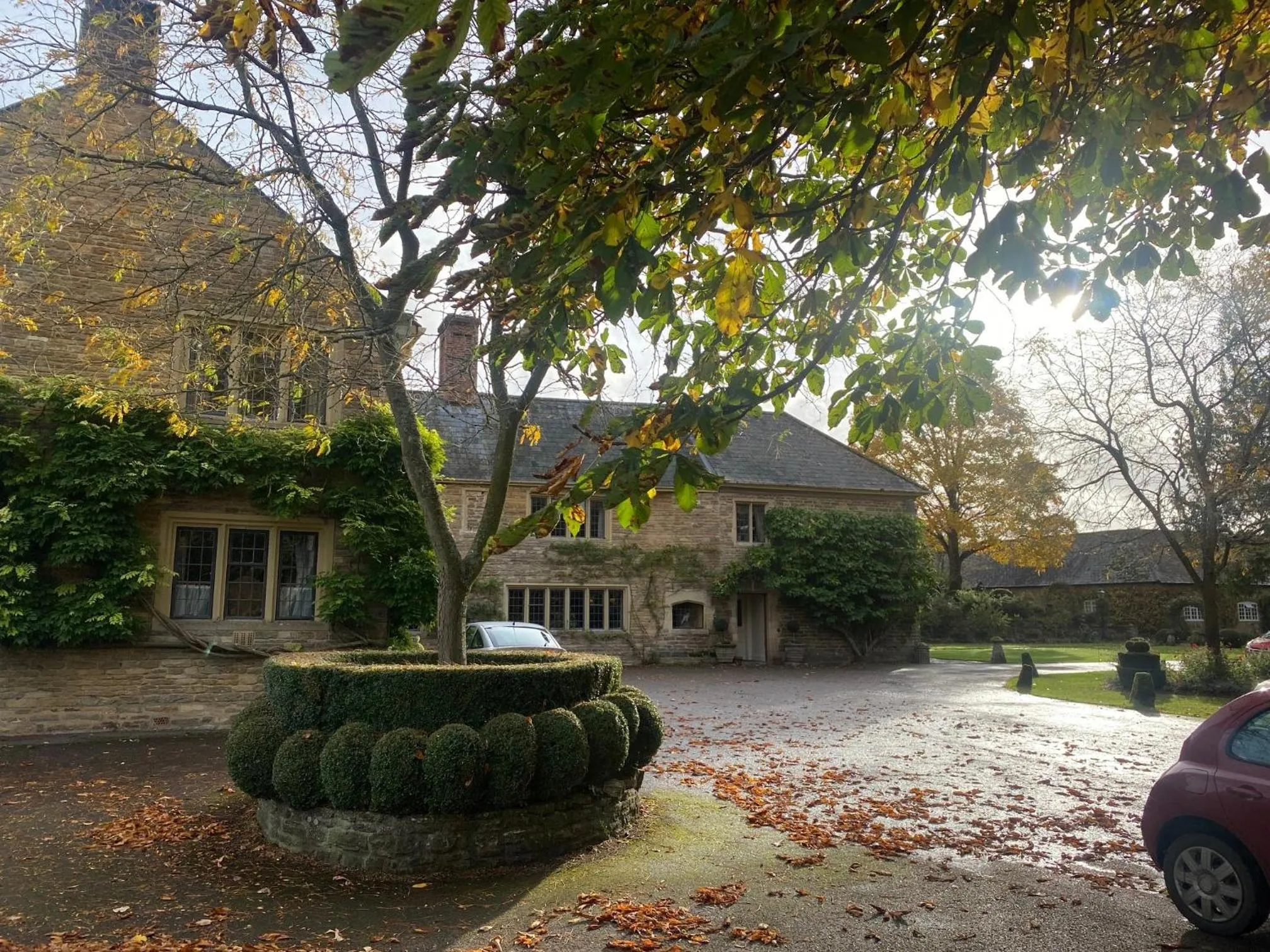 Property building in Plumber Manor Hotel