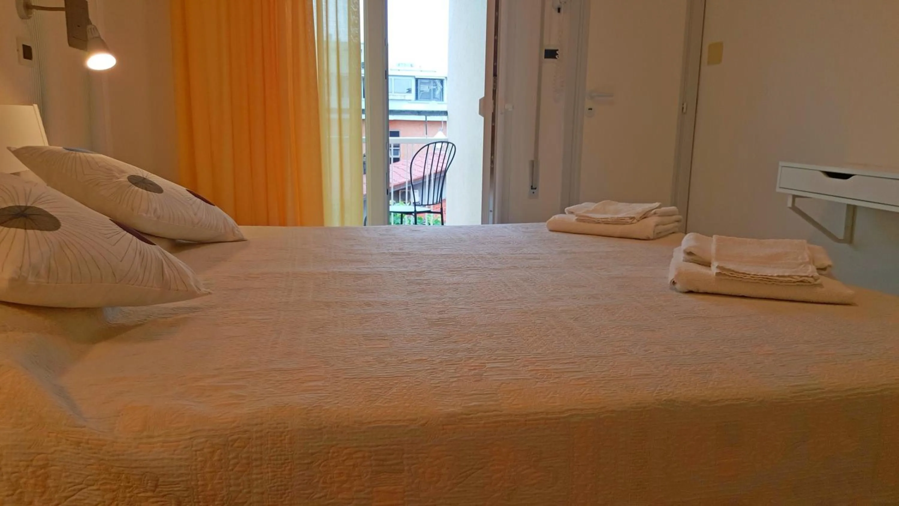 Balcony/Terrace, Bed in Hotel St. Moritz