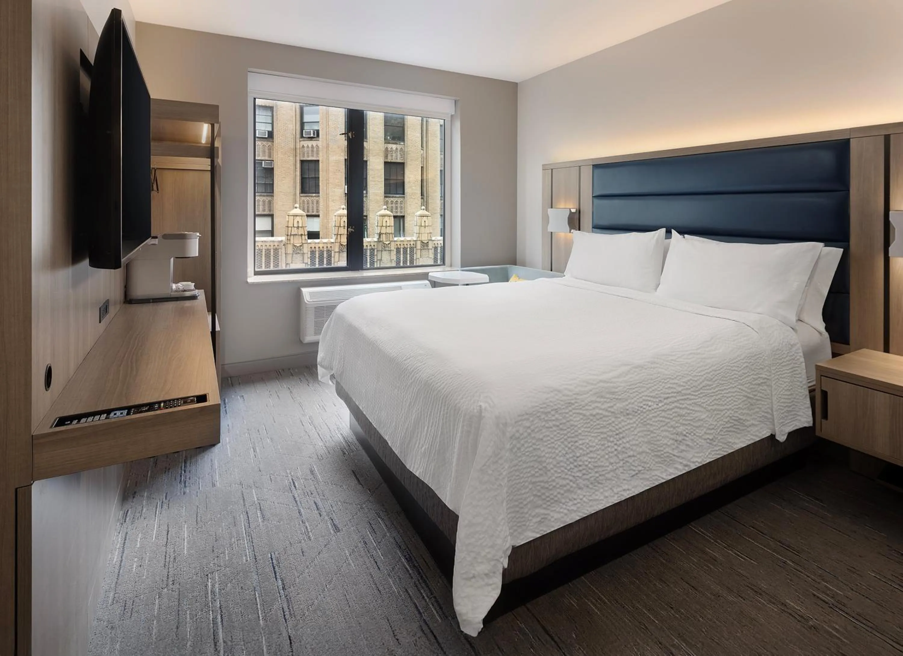 Photo of the whole room, Bed in Holiday Inn Express NYC Chelsea - NoMad Area by IHG