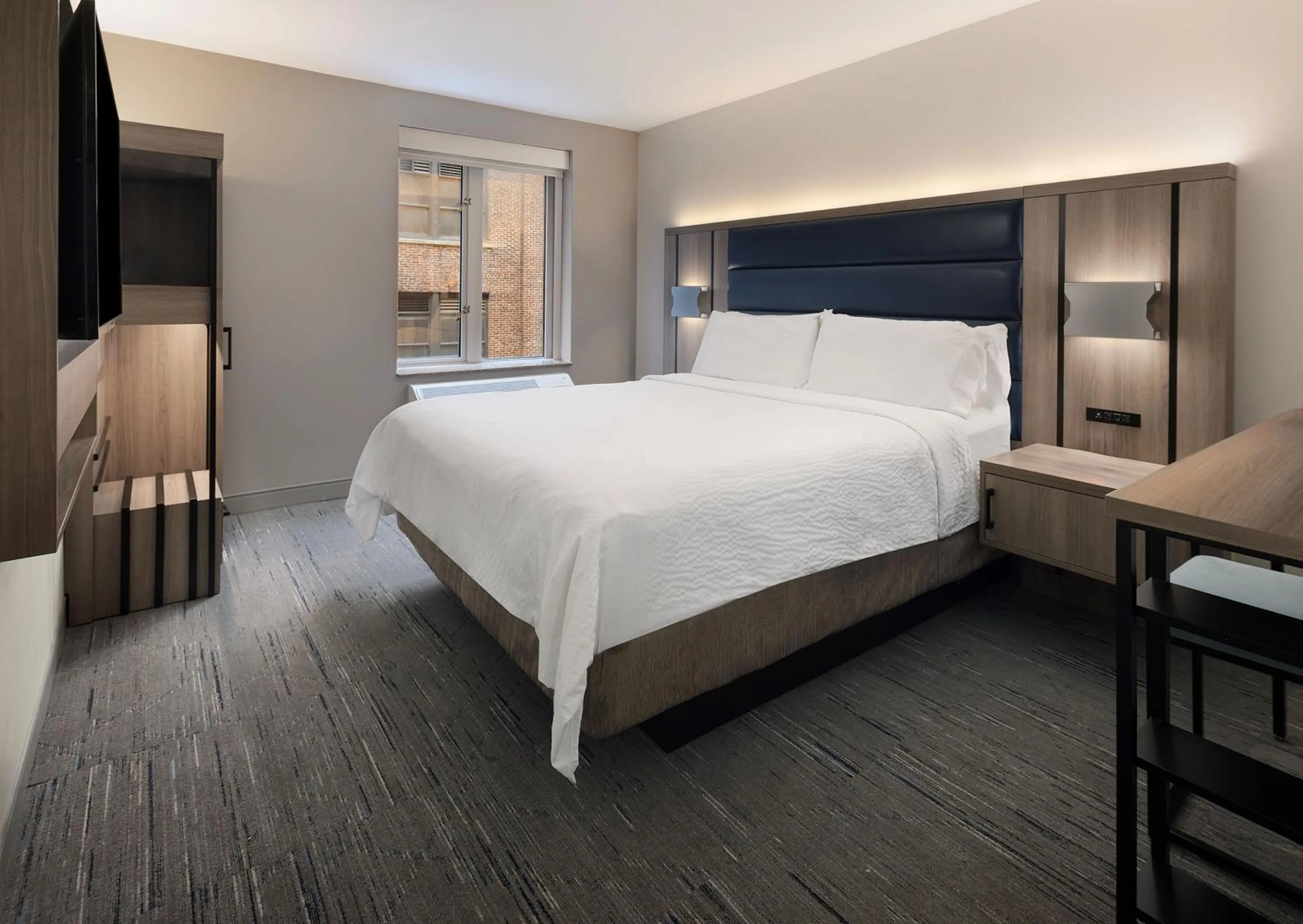 Photo of the whole room, Bed in Holiday Inn Express NYC Chelsea - NoMad Area by IHG