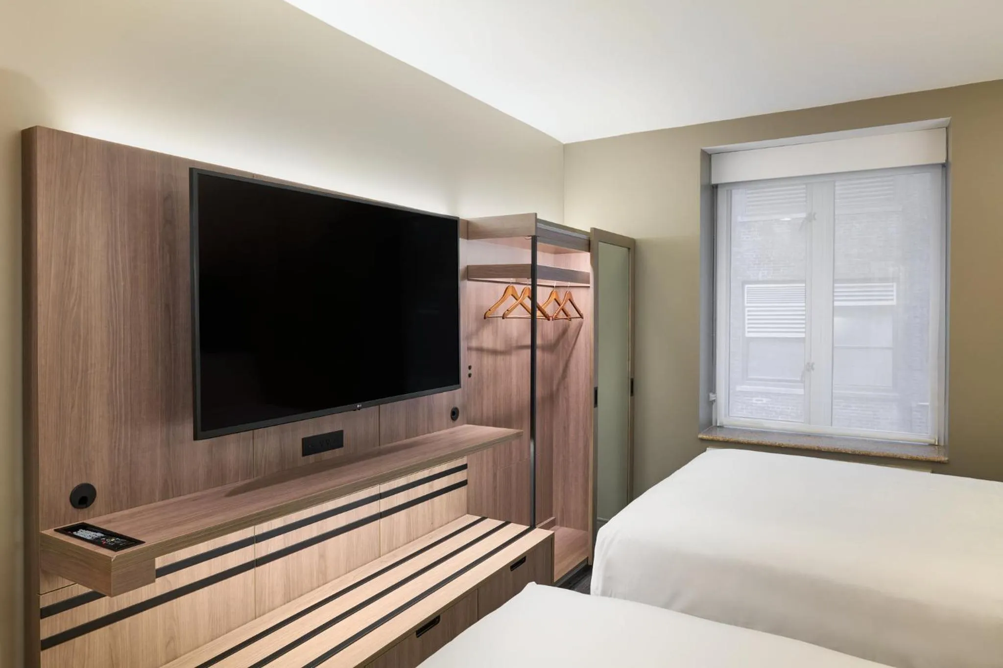 Photo of the whole room, Bed in Holiday Inn Express NYC Chelsea - NoMad Area by IHG