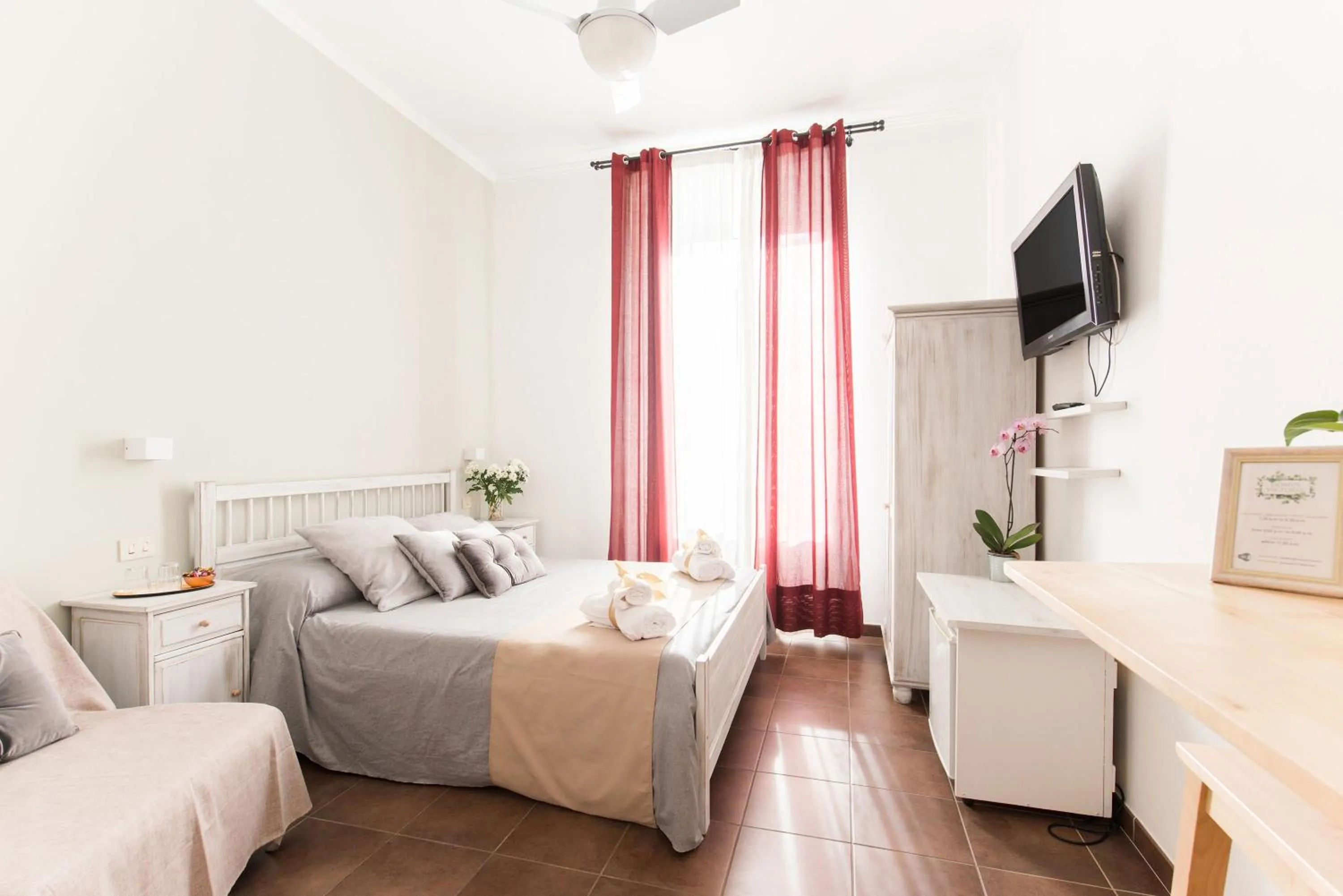 Bed in Domus Victoria Guest House