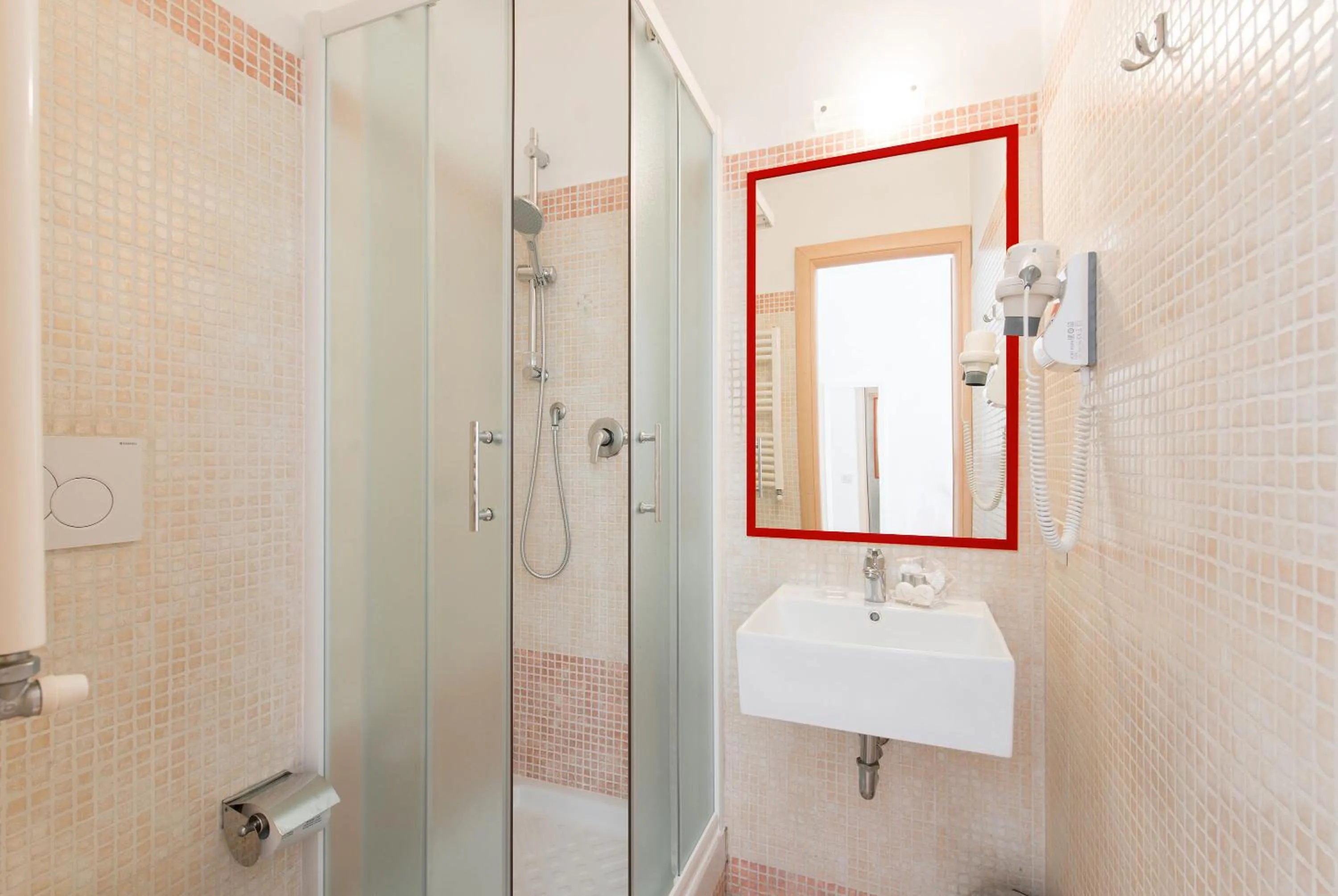 Shower in Domus Victoria Guest House