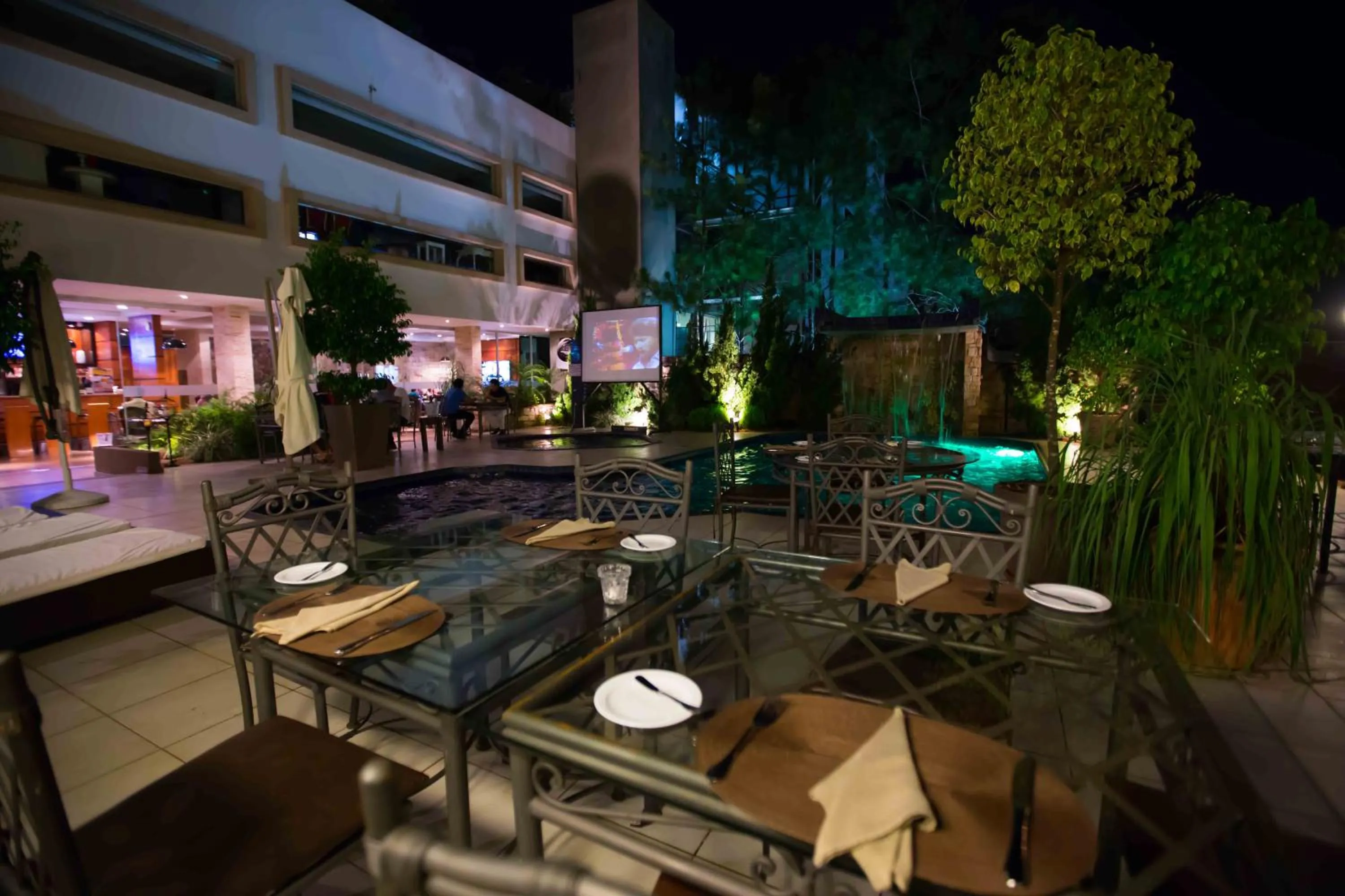 Swimming pool in Las Ventanas Hotel Boutique