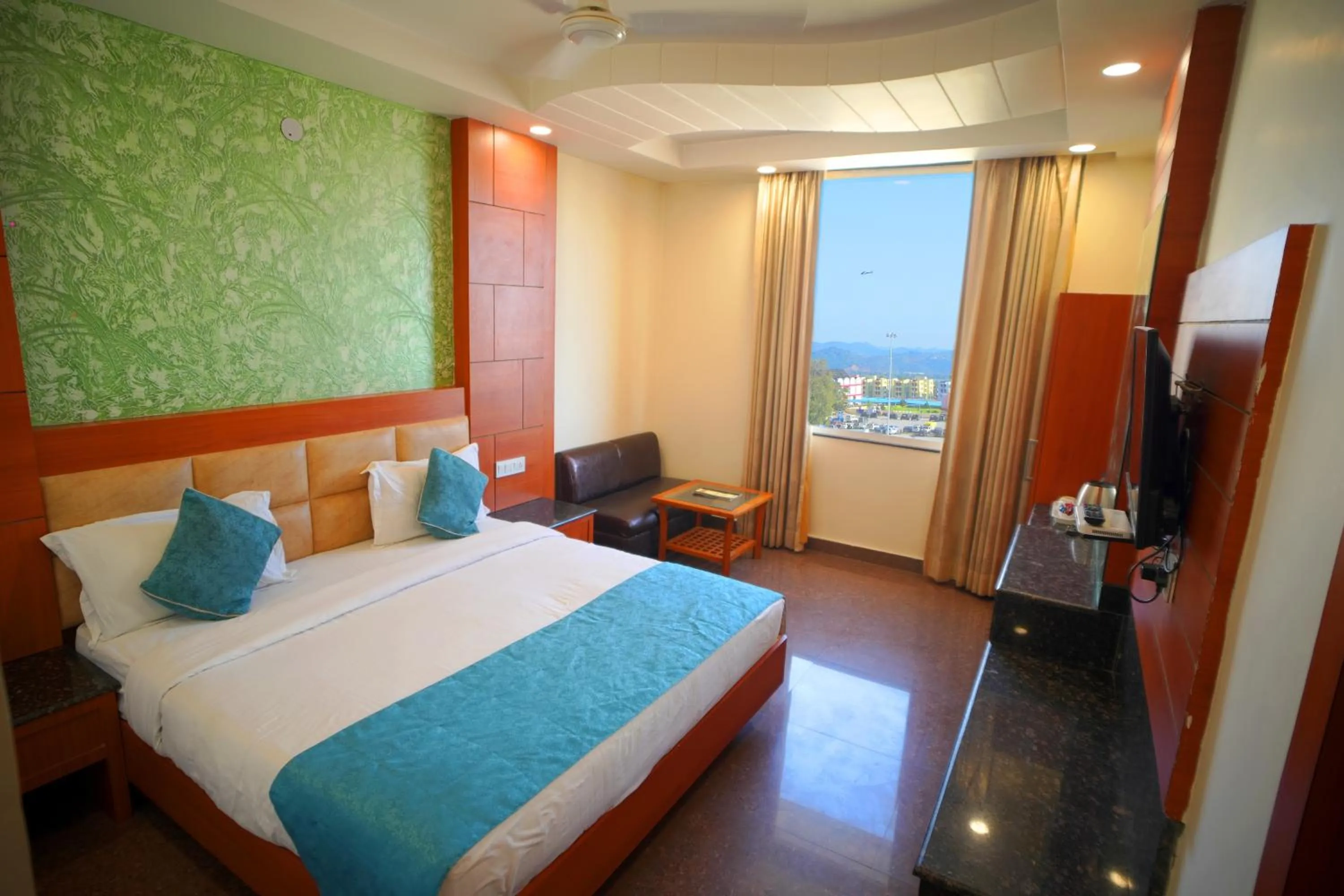 Bed in Hotel Kalka Royal