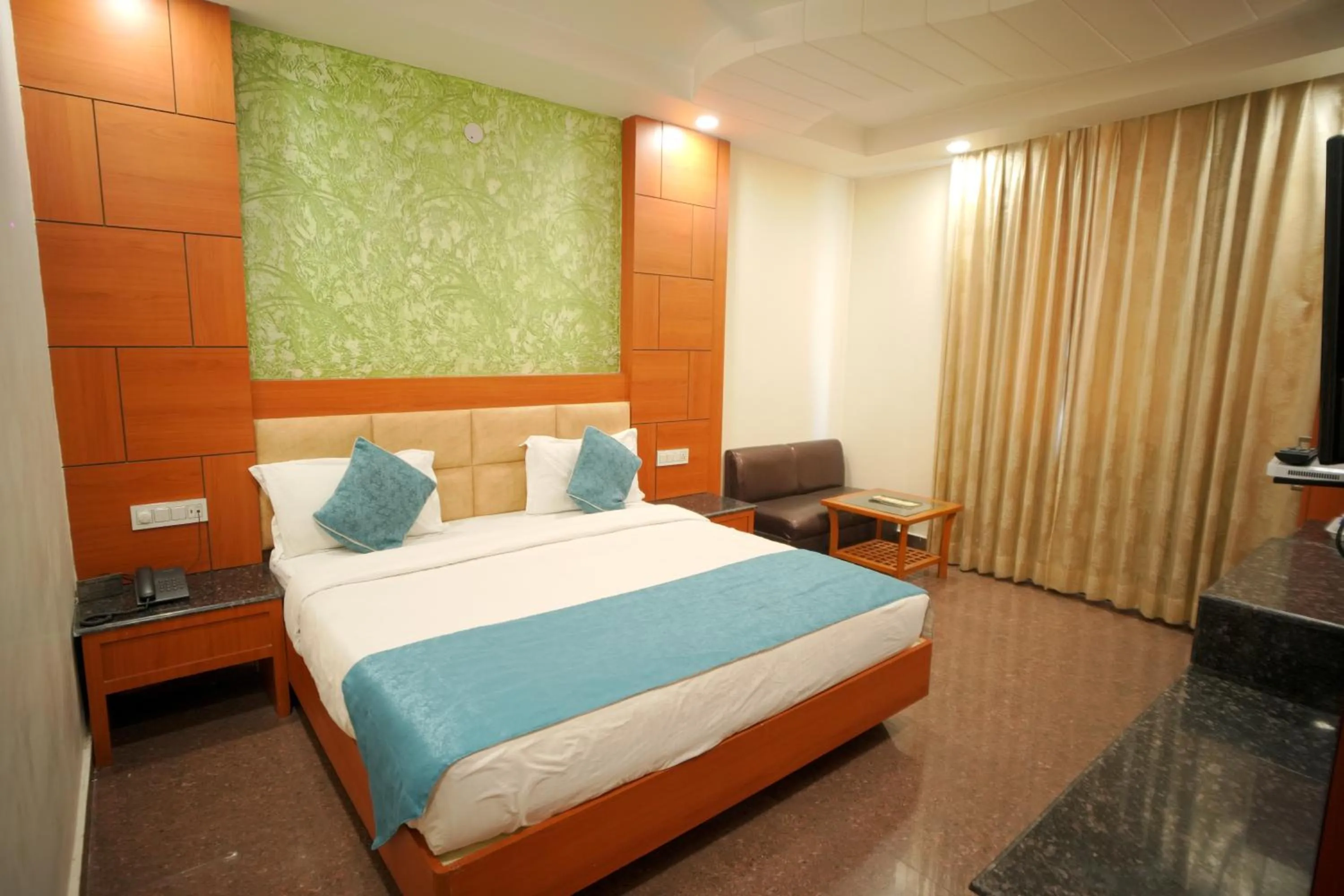 Bedroom, Bed in Hotel Kalka Royal