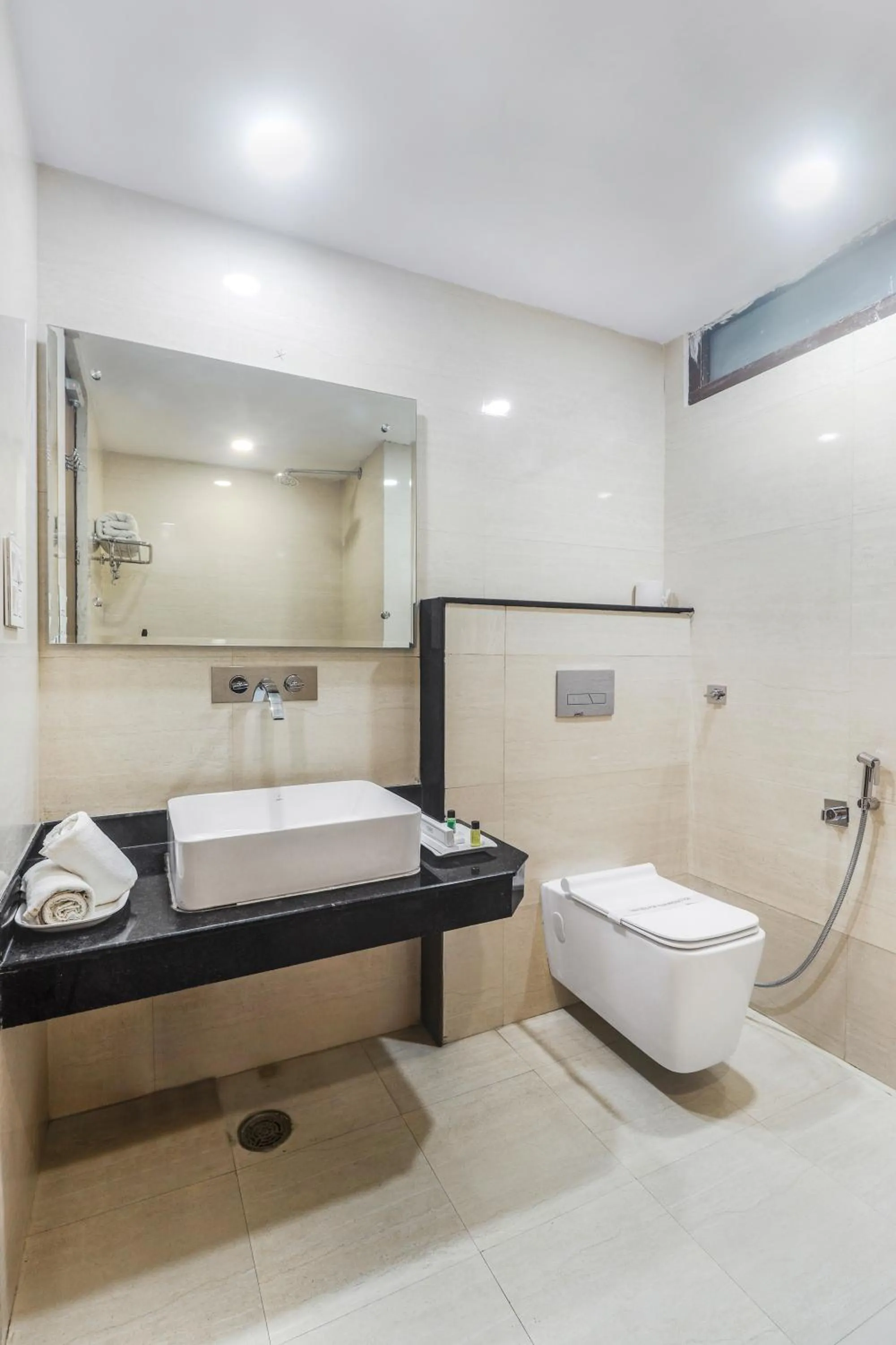 Bathroom in Hotel Kalka Royal