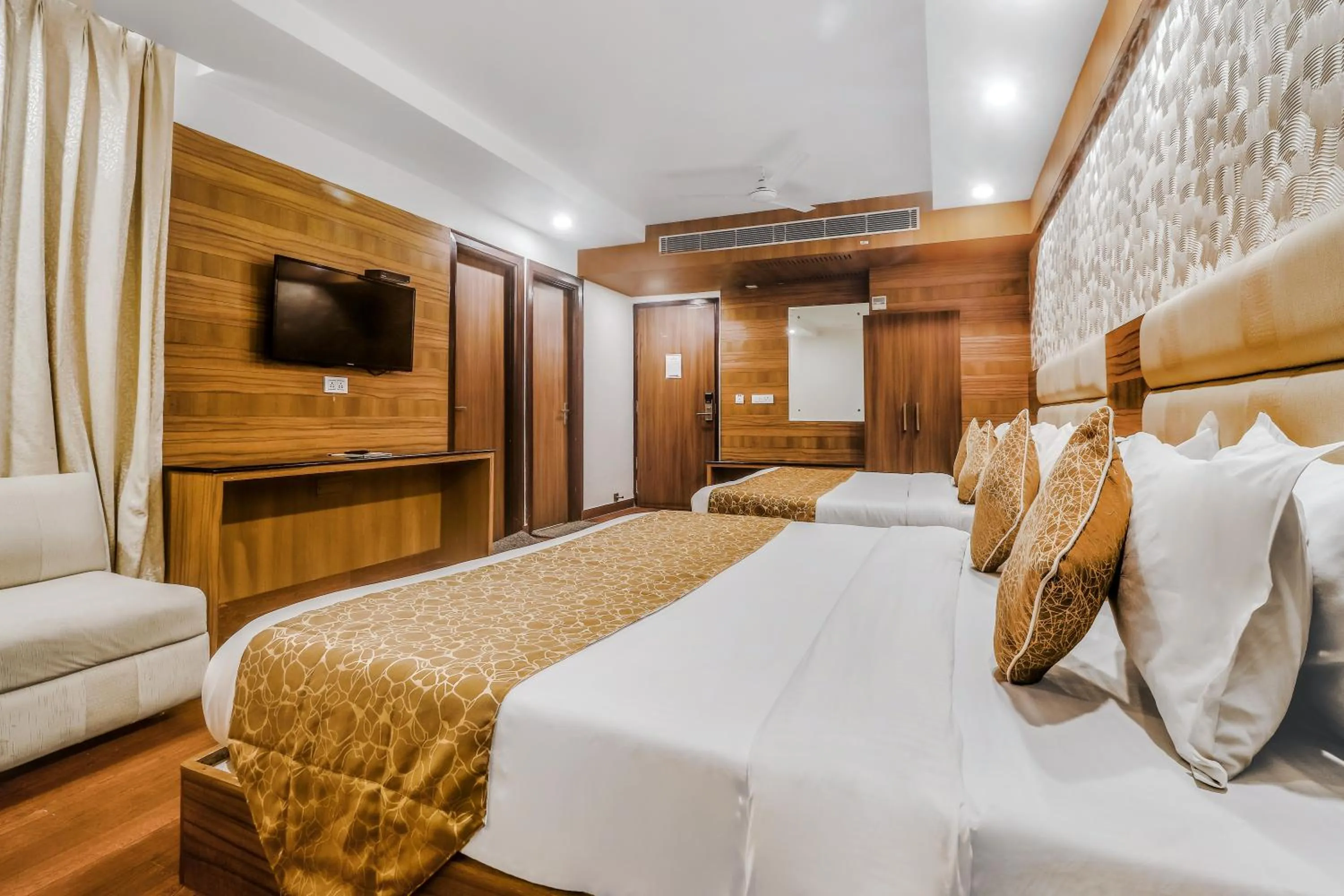 Bedroom, Bed in Hotel Kalka Royal