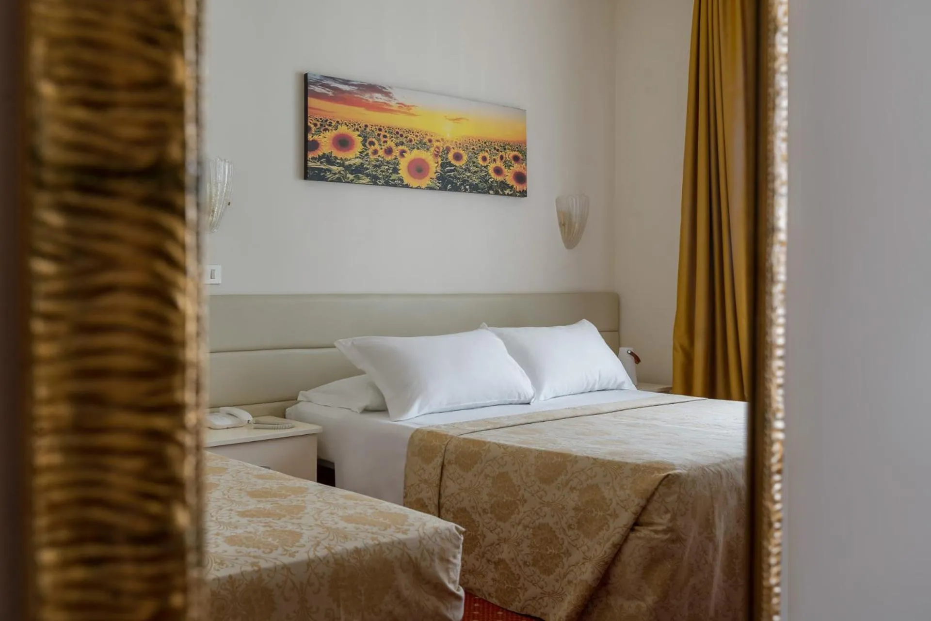 Bed in Hotel Alexander
