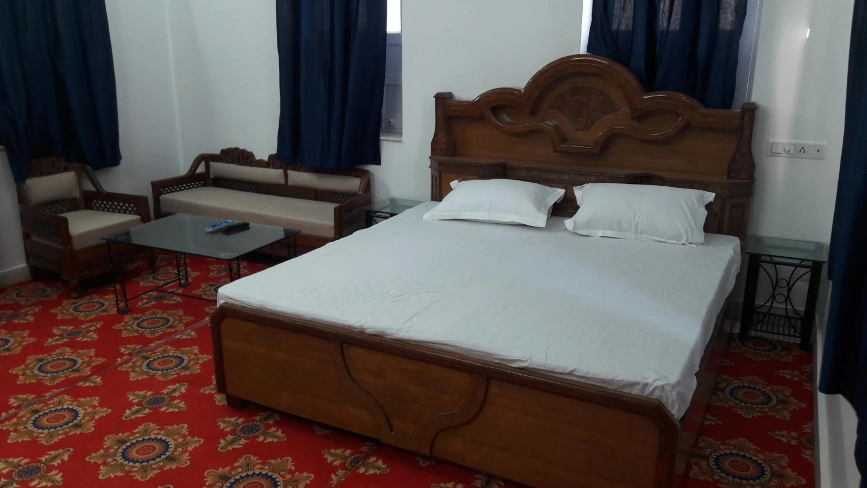 Photo of the whole room, Bed in Hotel Royal Panorama