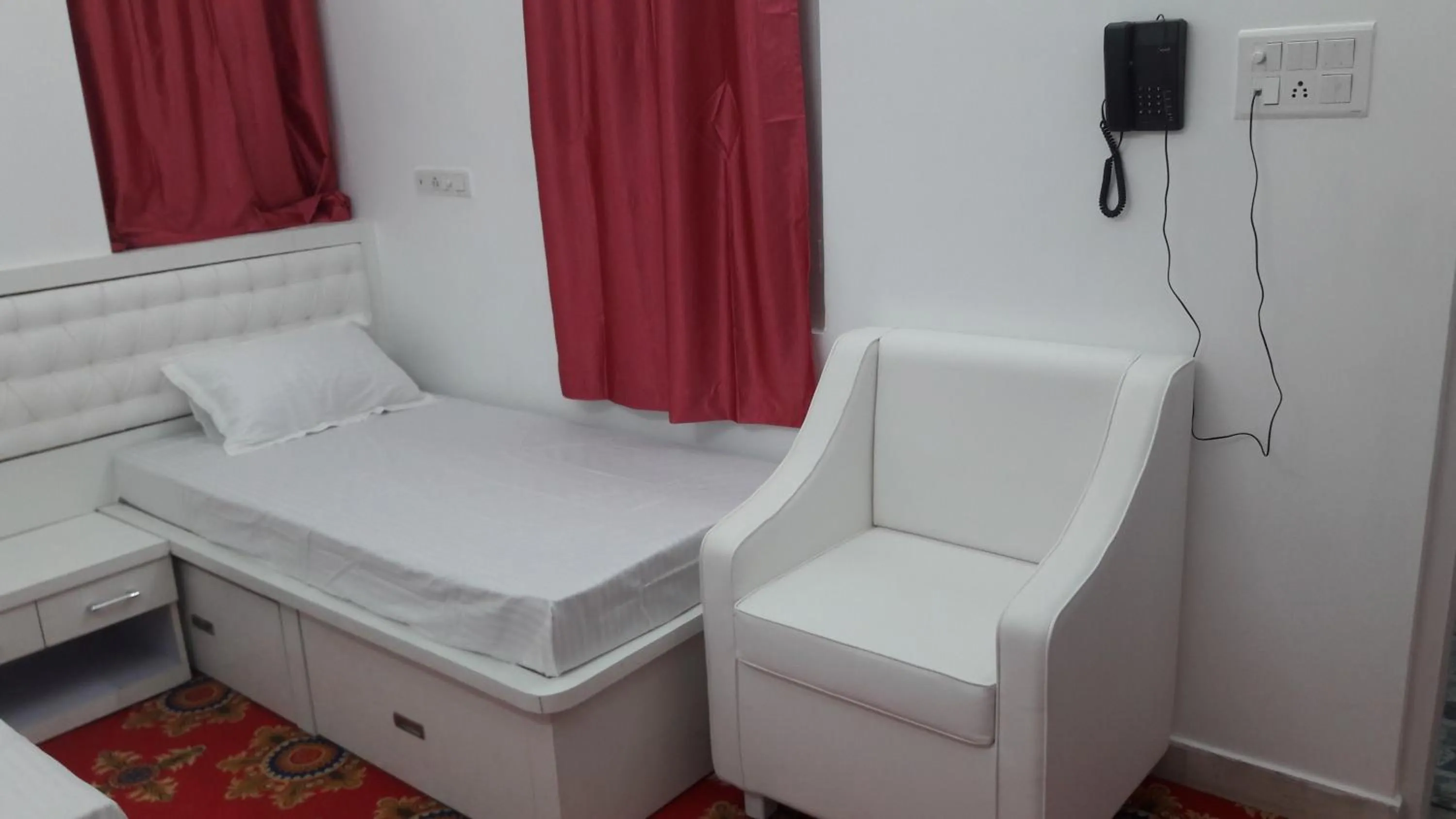 Bedroom, Bed in Hotel Royal Panorama