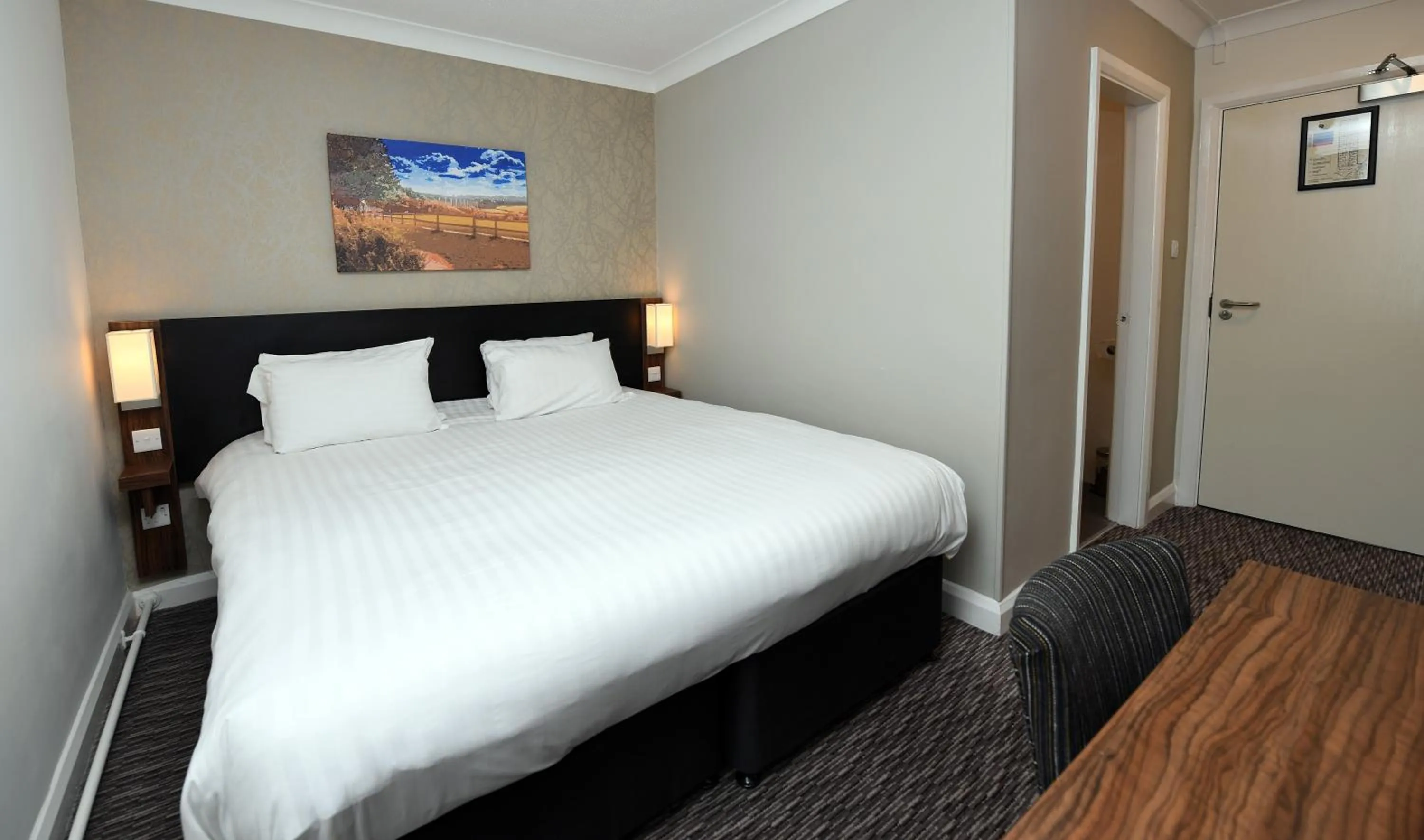 Bedroom, Bed in Wynnstay Arms, Wrexham by Marston's Inns