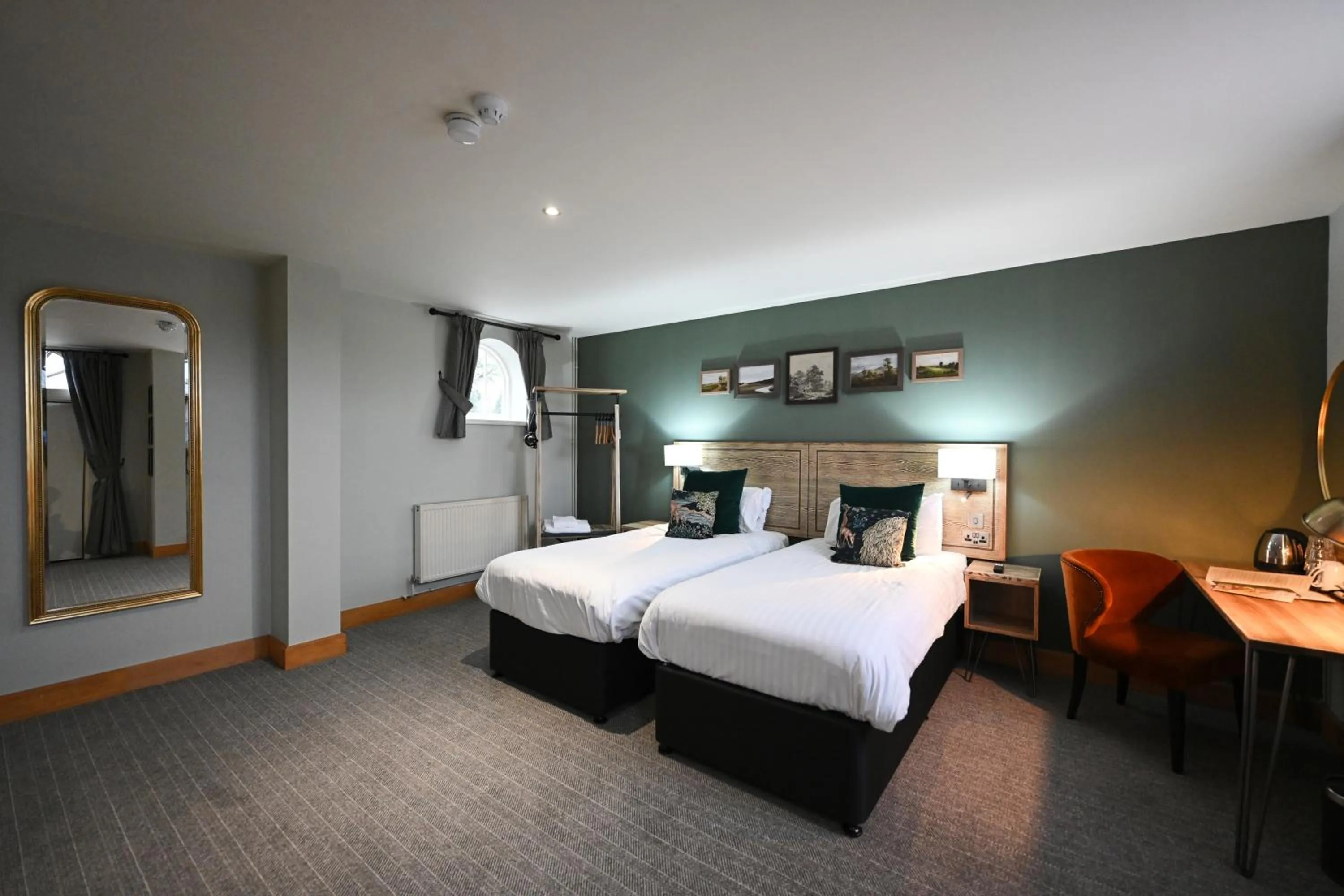 Bedroom, Bed in Crewe & Harpur, Derby by Marston's Inns