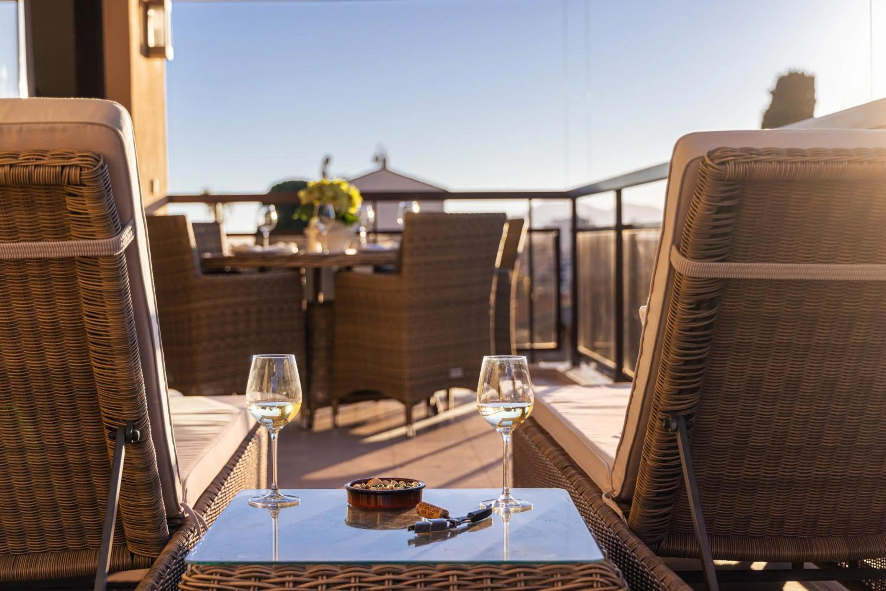 Vivre Cannes l Parking l Balcony l 15min to La Croisette