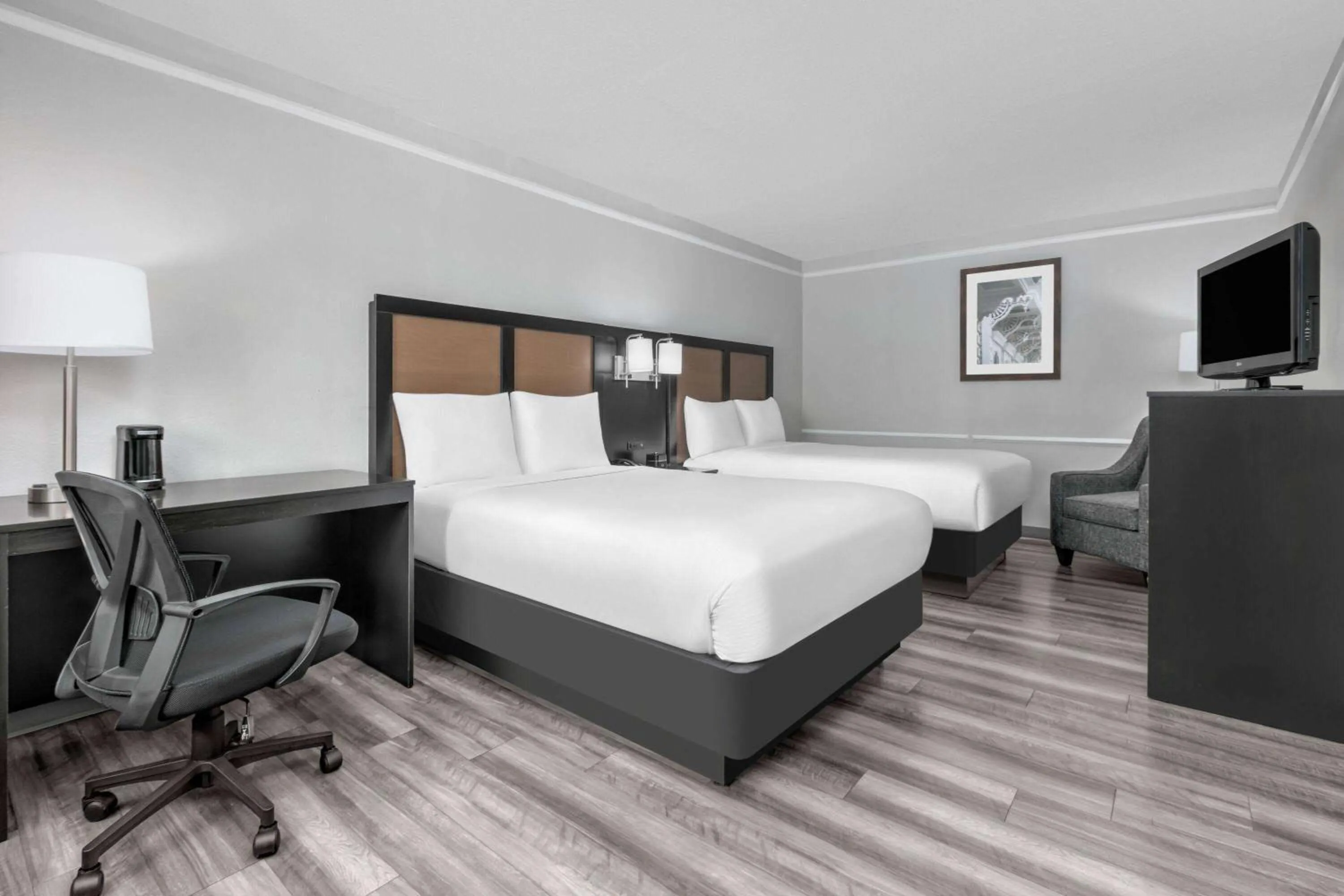 Photo of the whole room, Bed in Baymont by Wyndham Austin University Area