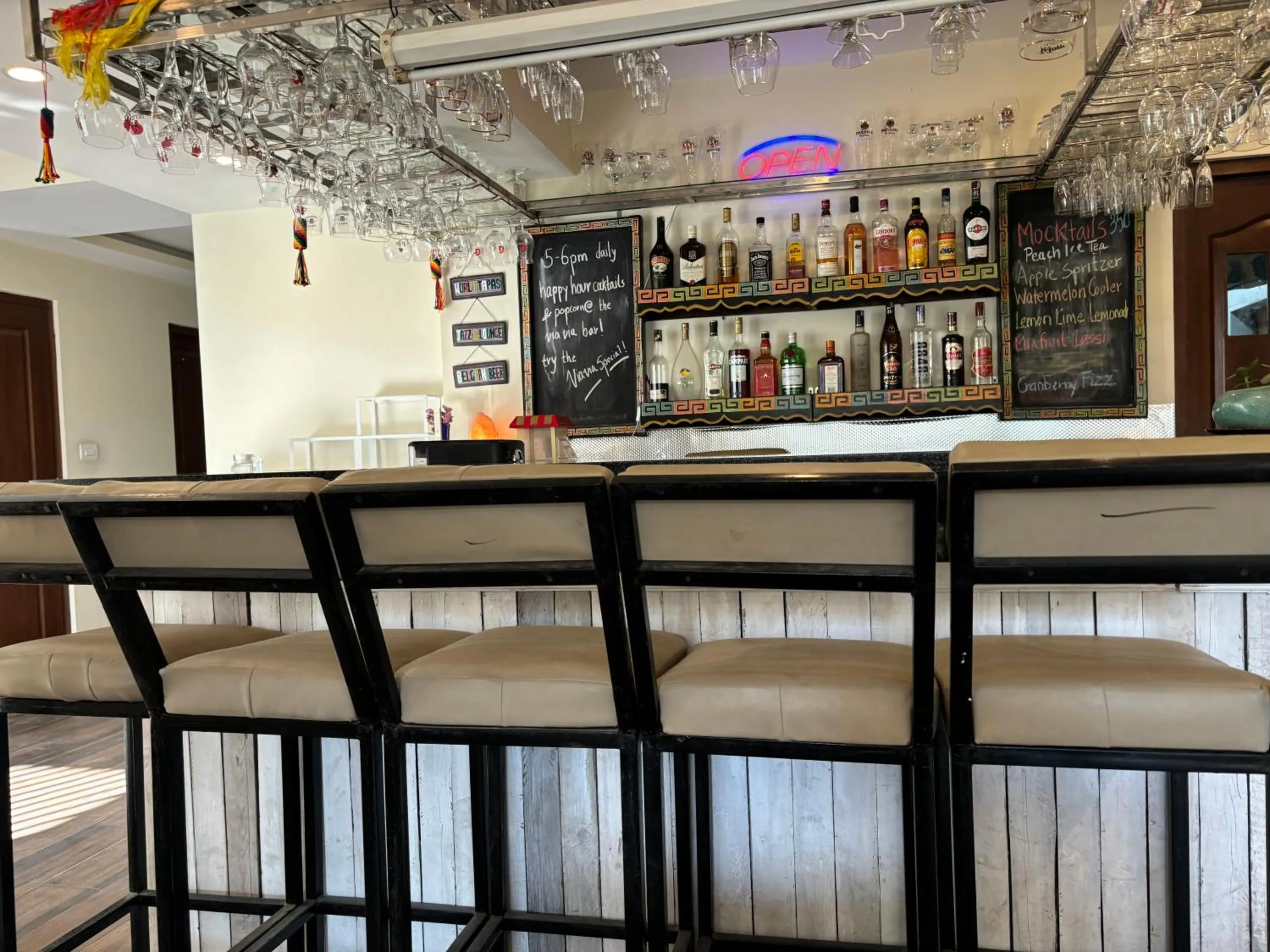 Lounge or bar in ViaVia Boutique Hotel - Kathmandu