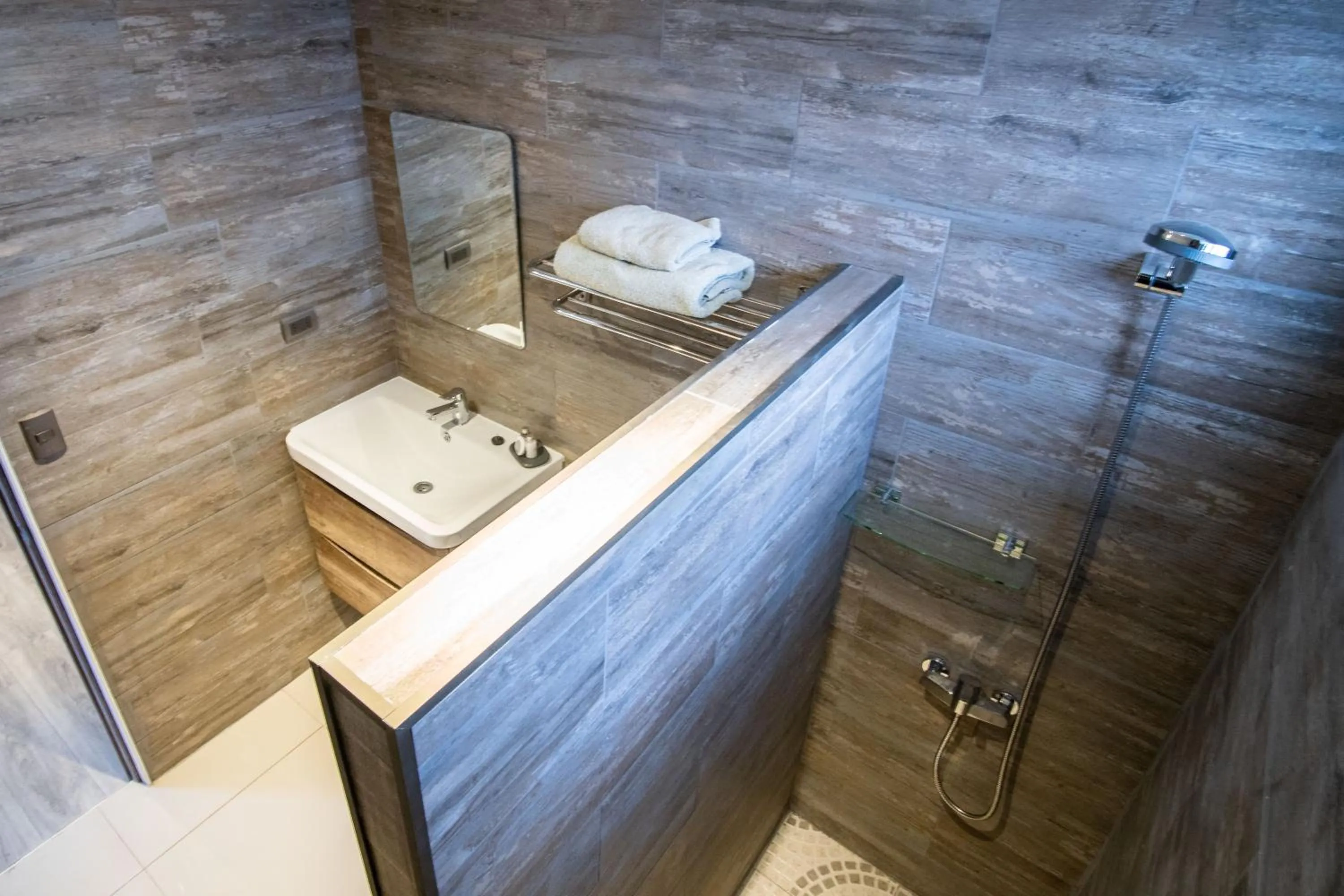 Bathroom in Inaki Uhi Hotel