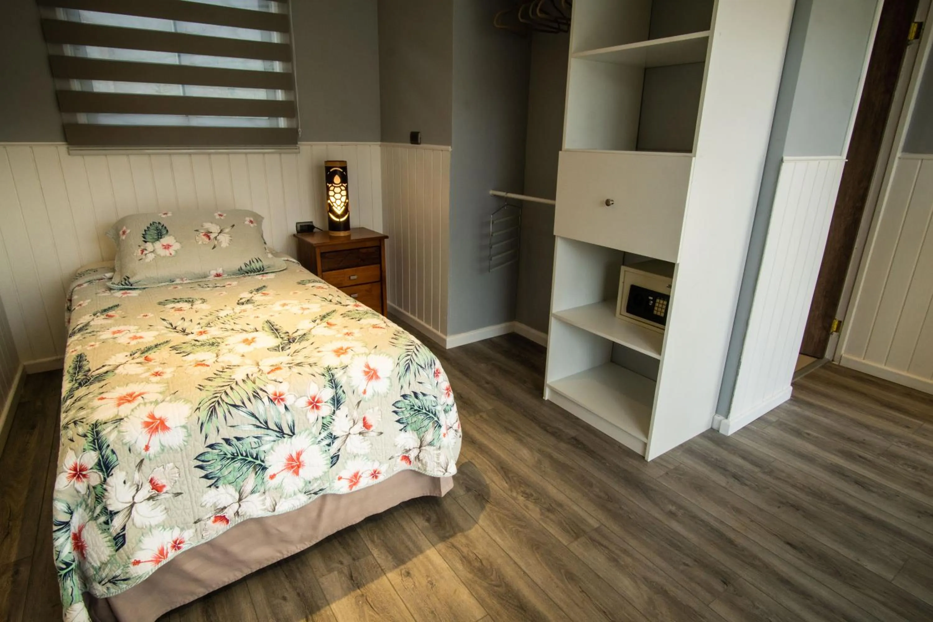 Bedroom, Bed in Inaki Uhi Hotel