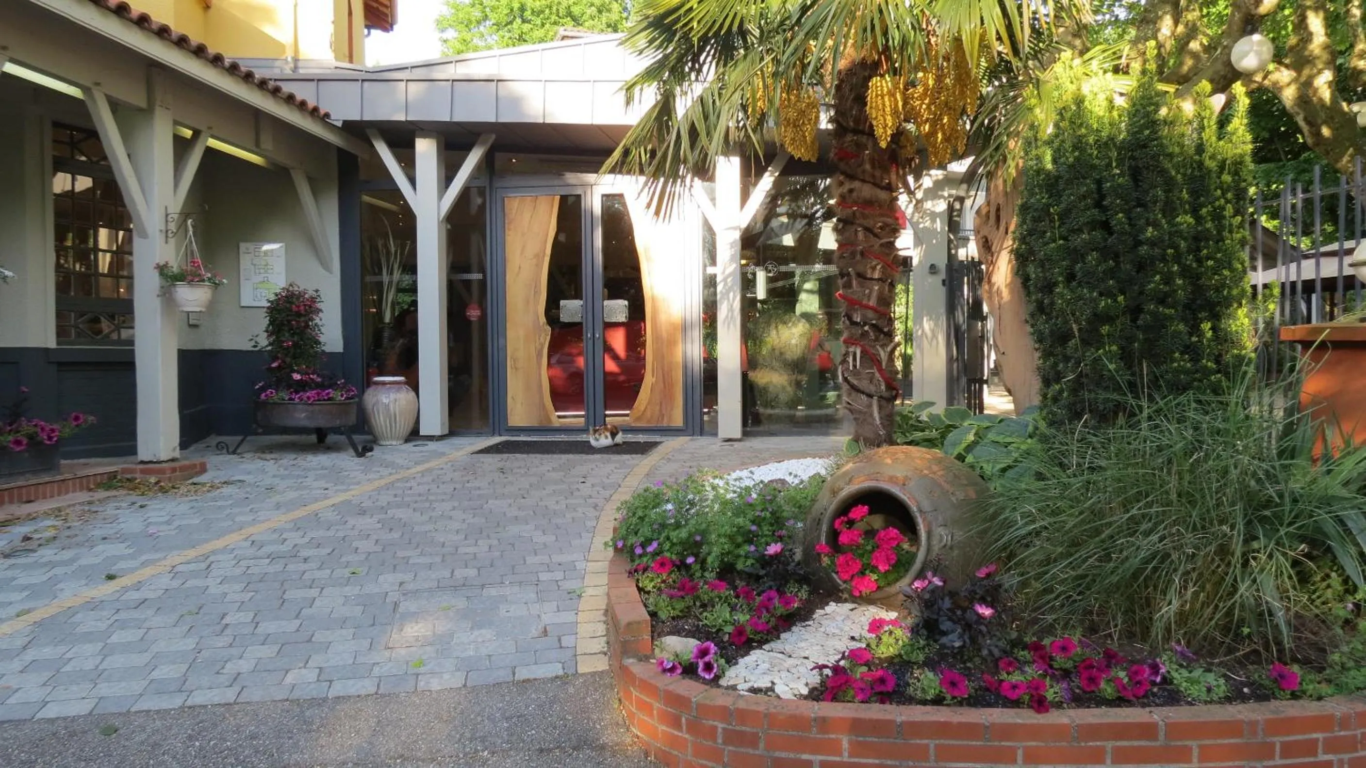 Facade/entrance in Logis Hôtel Restaurant Chez Nous